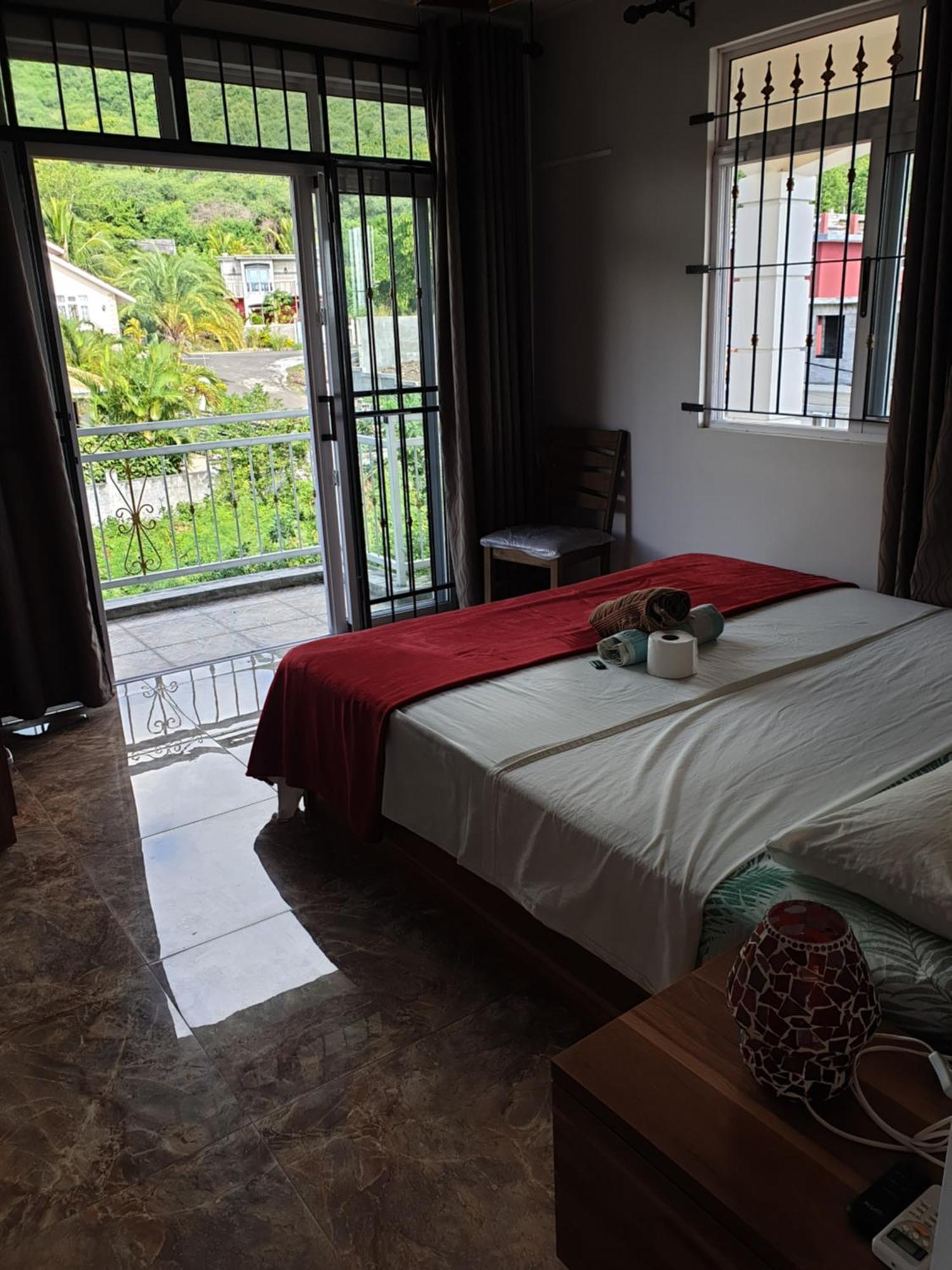 Surf House Guest house