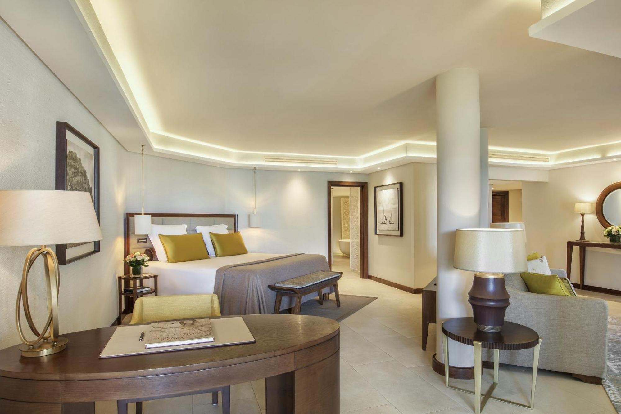 Royal Palm Beachcomber Luxury Resort 5*