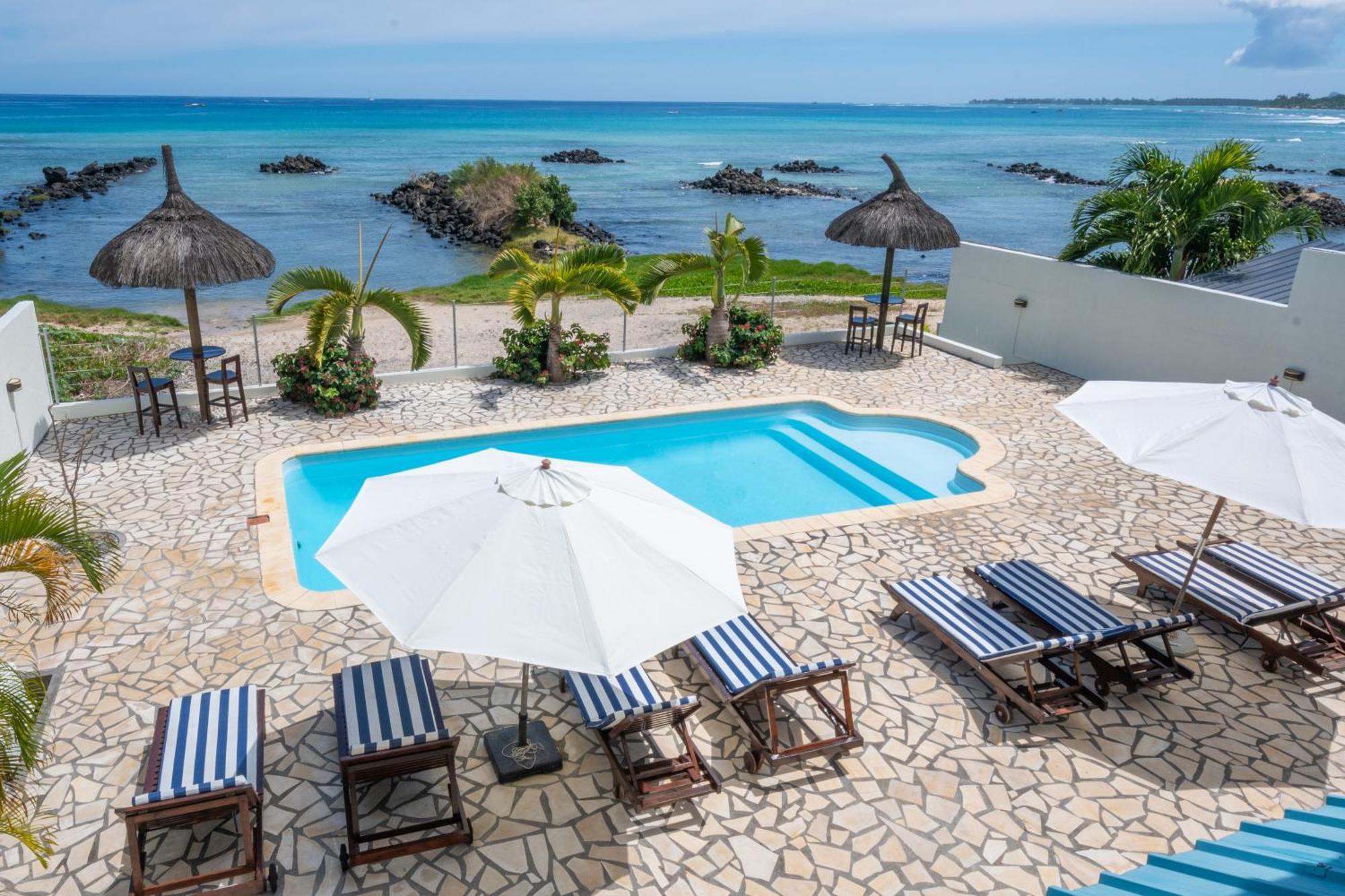 Apartment Beachfront Vista Triolet
