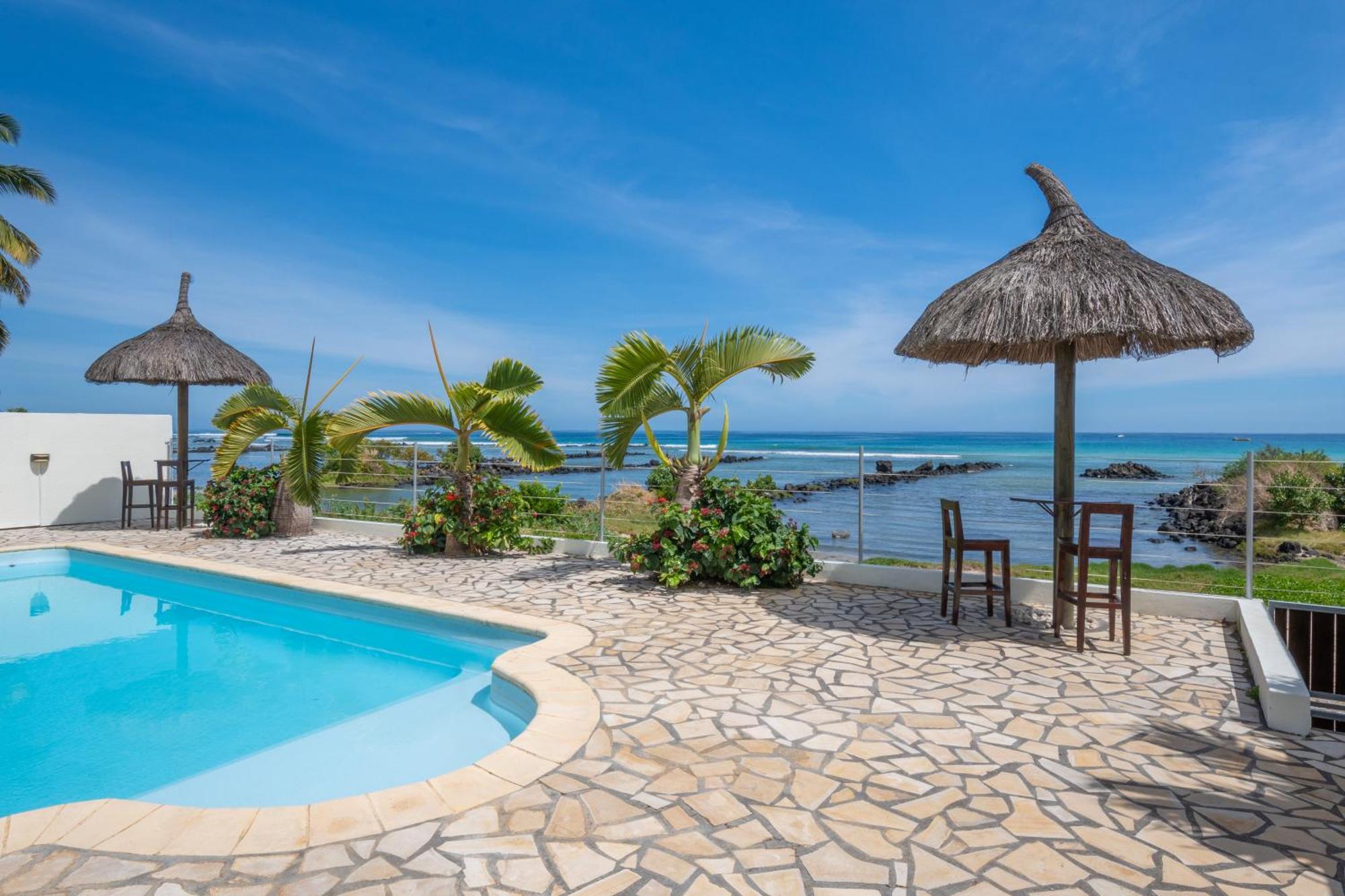 Beachfront Vista Triolet