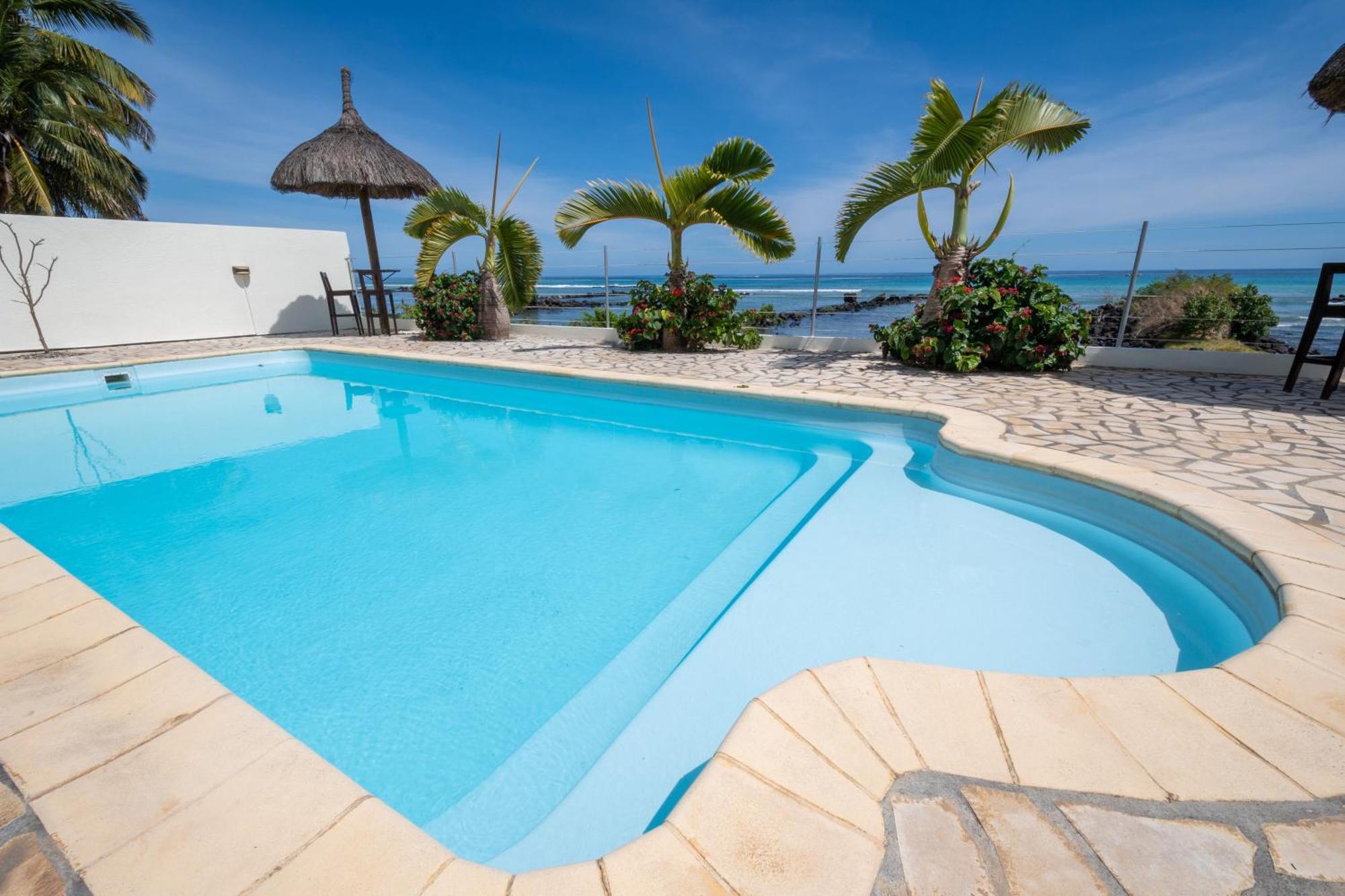 Beachfront Vista Triolet
