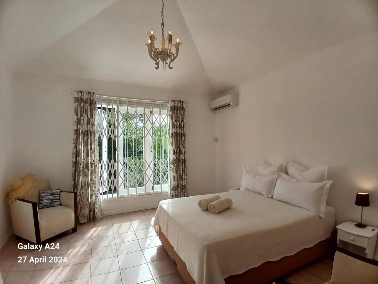 The Coral House Riviere Noire