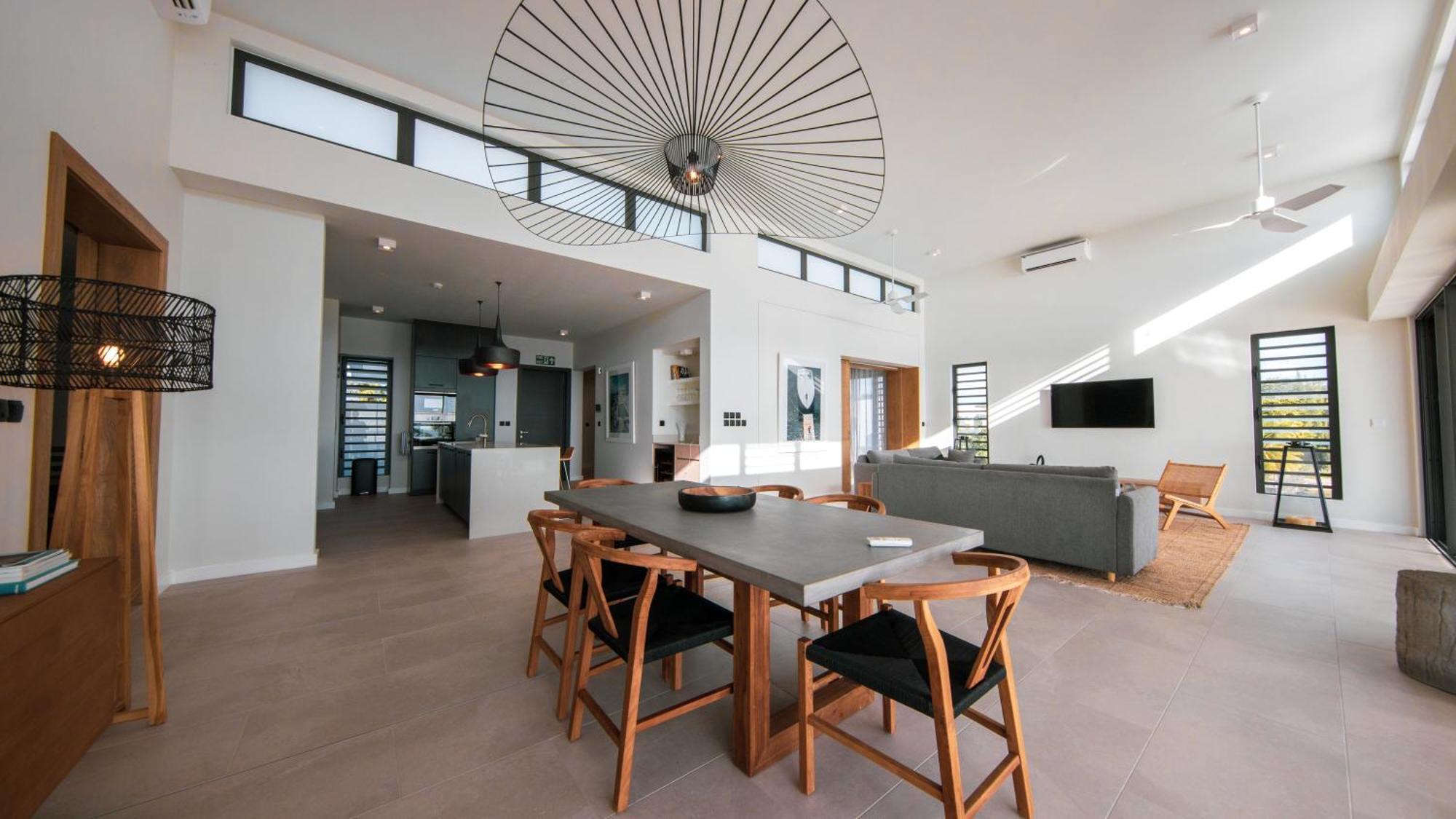 Front Penthouse In Pereybere Apartment