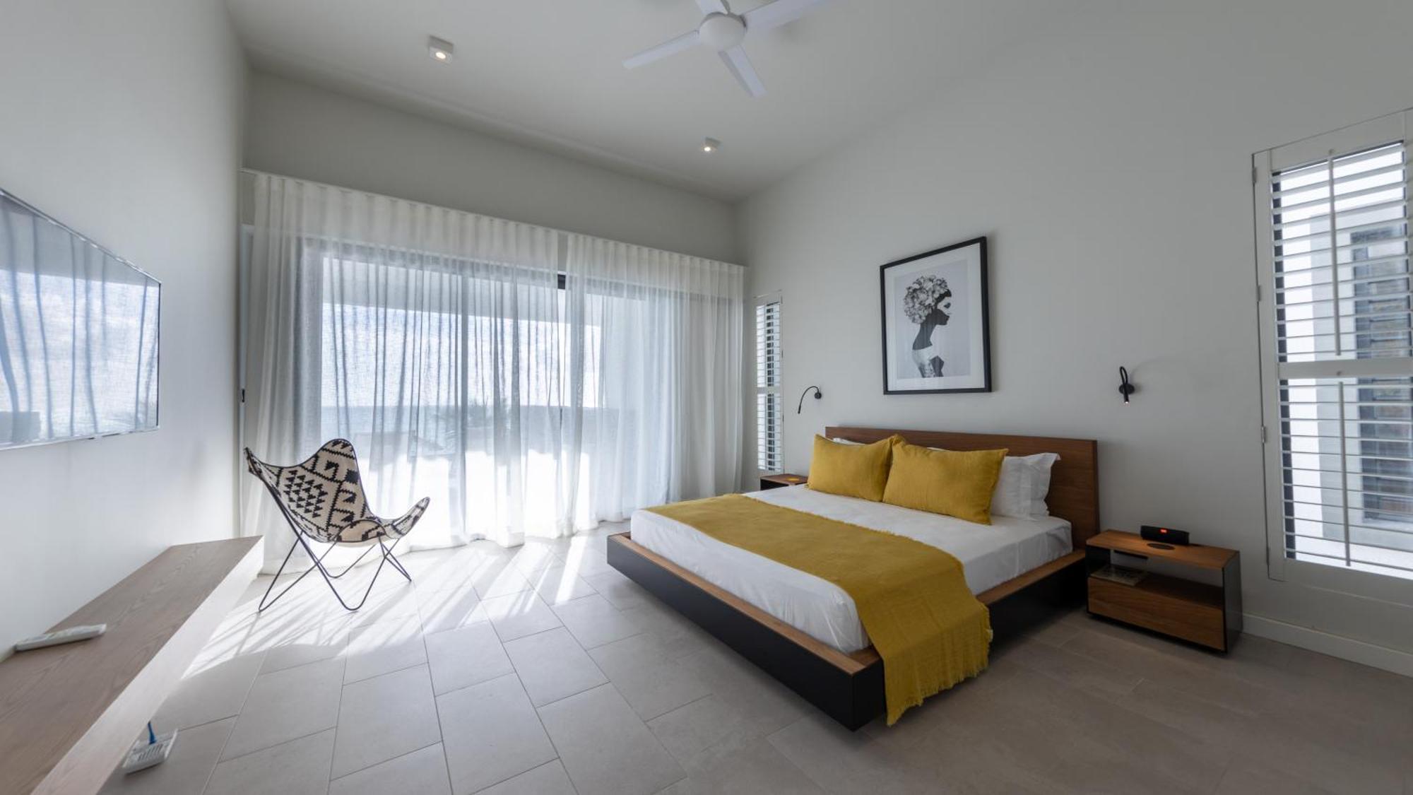 Front Penthouse In Pereybere Apartment
