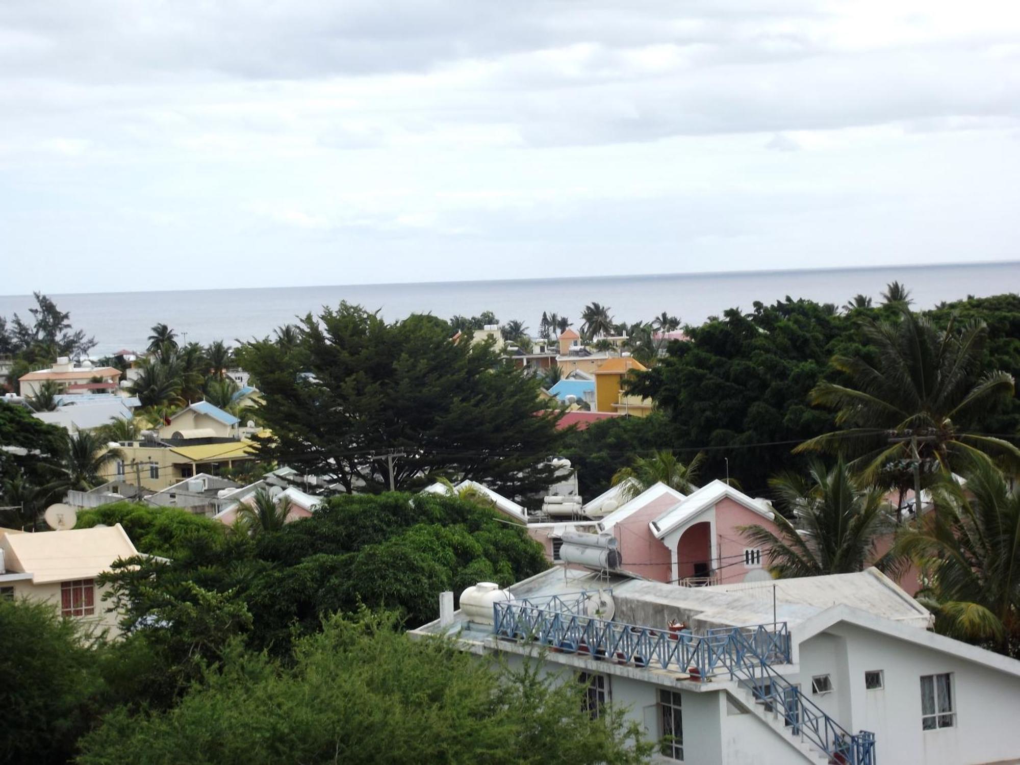 Apartment West Holidays Licensed By The Tourism Authority 09926 Flic en Flac