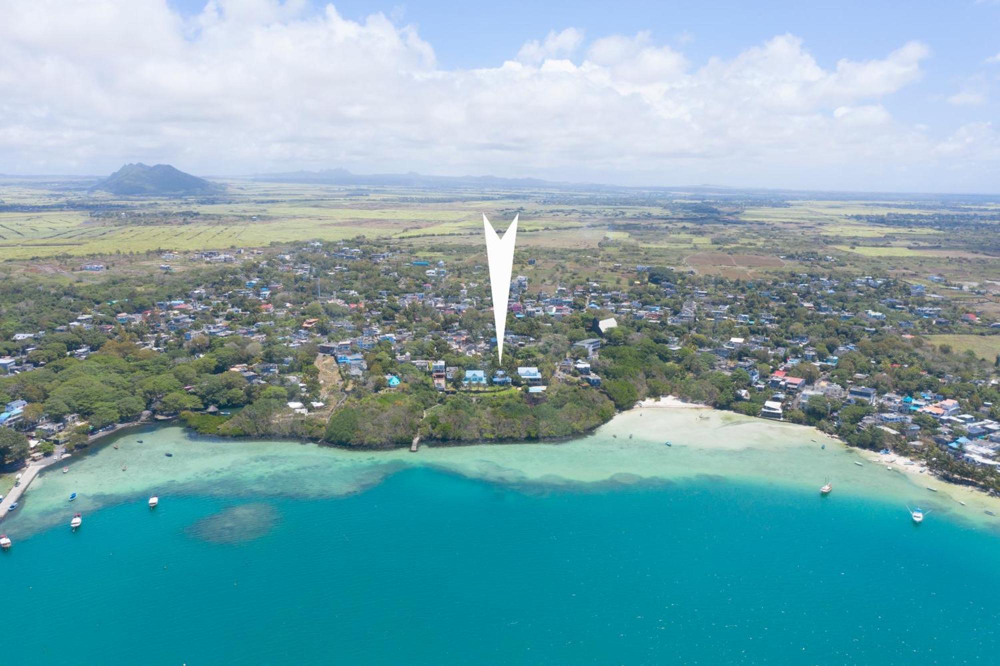 Maya Oceanfront With Pool, Jaccuzzi, Wifi, Jets In Bathroom Holiday home Trou d'Eau Douce