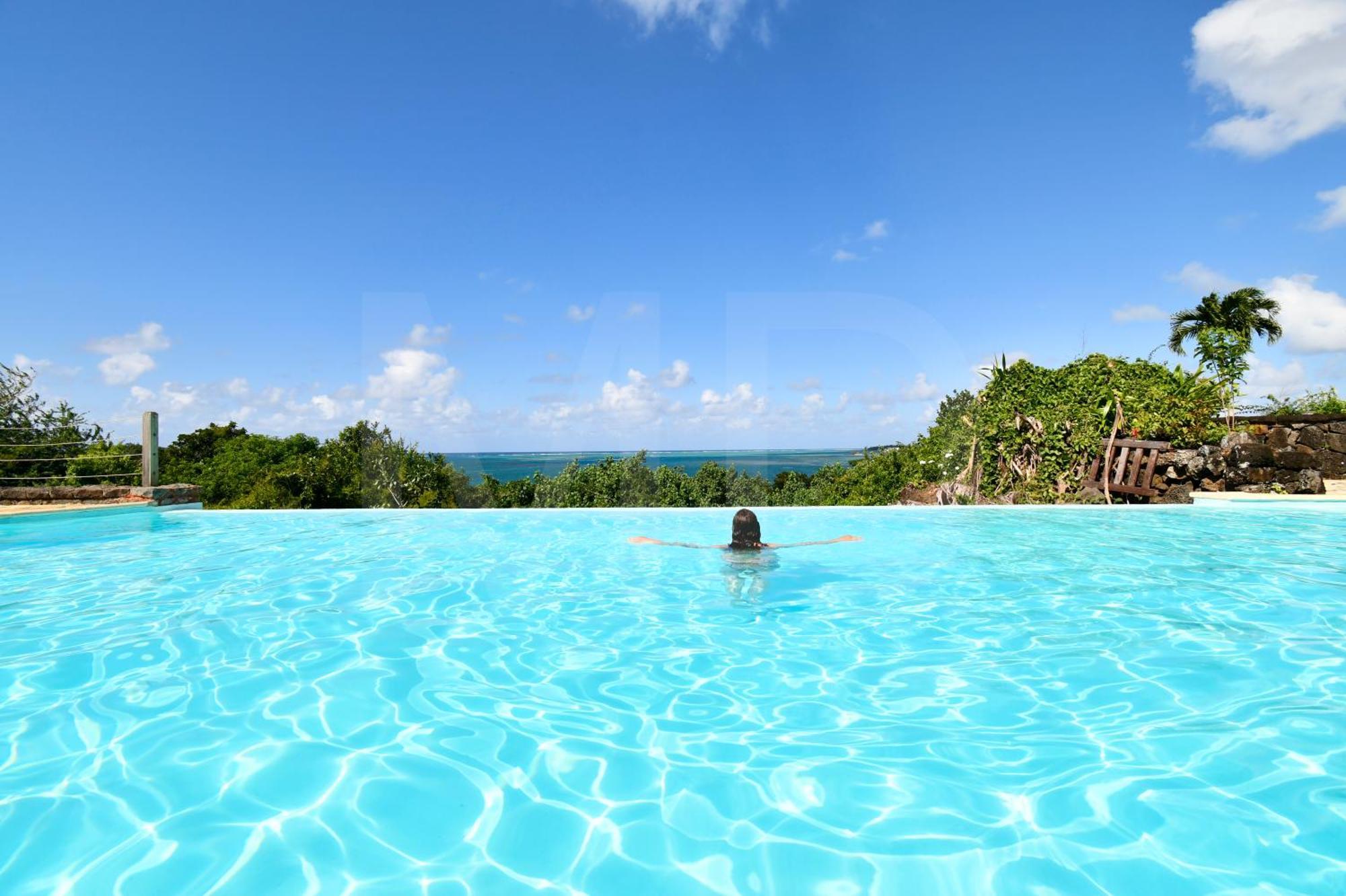 Maya Oceanfront With Pool, Jaccuzzi, Wifi, Jets In Bathroom Trou d'Eau Douce