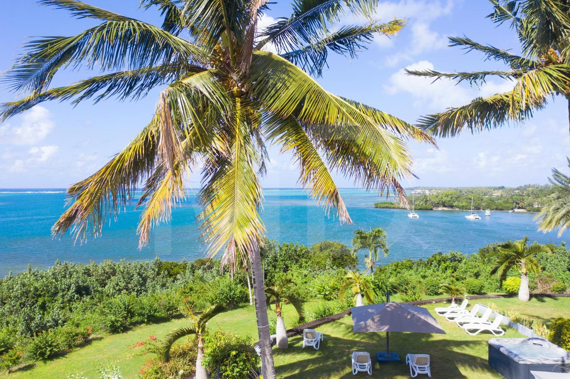 Holiday home Maya Oceanfront With Pool, Jaccuzzi, Wifi, Jets In Bathroom *
