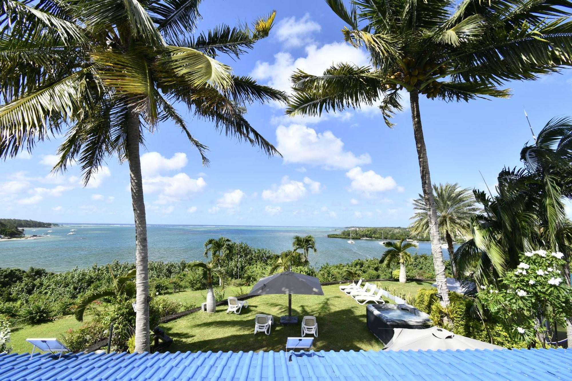 Holiday home Maya Oceanfront With Pool, Jaccuzzi, Wifi, Jets In Bathroom *