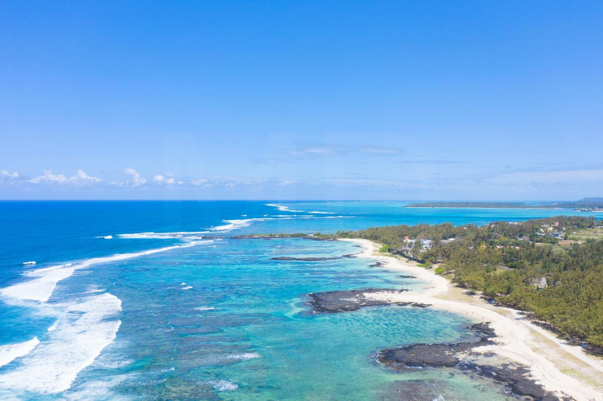 Maya Oceanfront With Pool, Jaccuzzi, Wifi, Jets In Bathroom Holiday home Trou d'Eau Douce