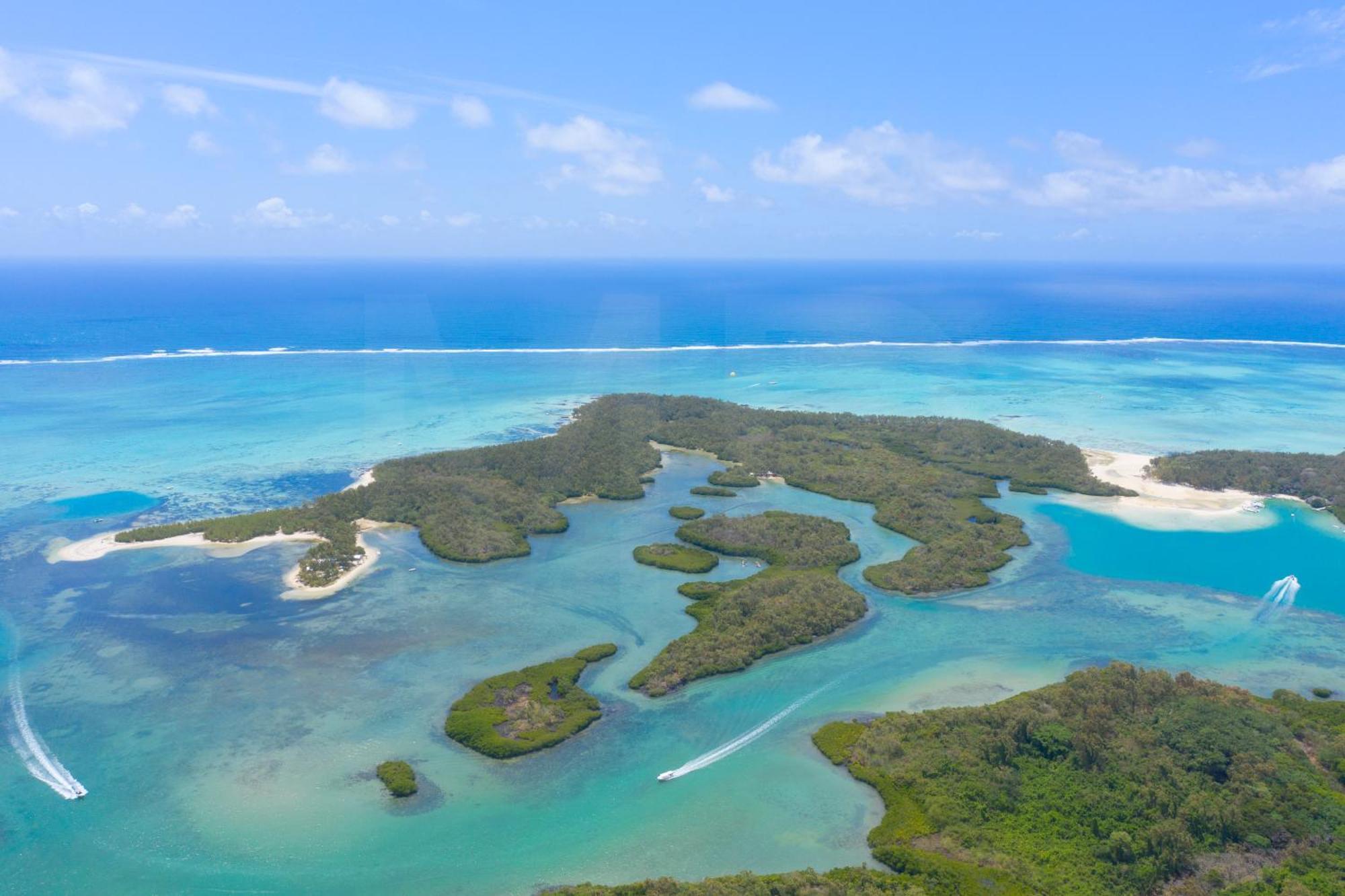 Maya Oceanfront With Pool, Jaccuzzi, Wifi, Jets In Bathroom Holiday home *