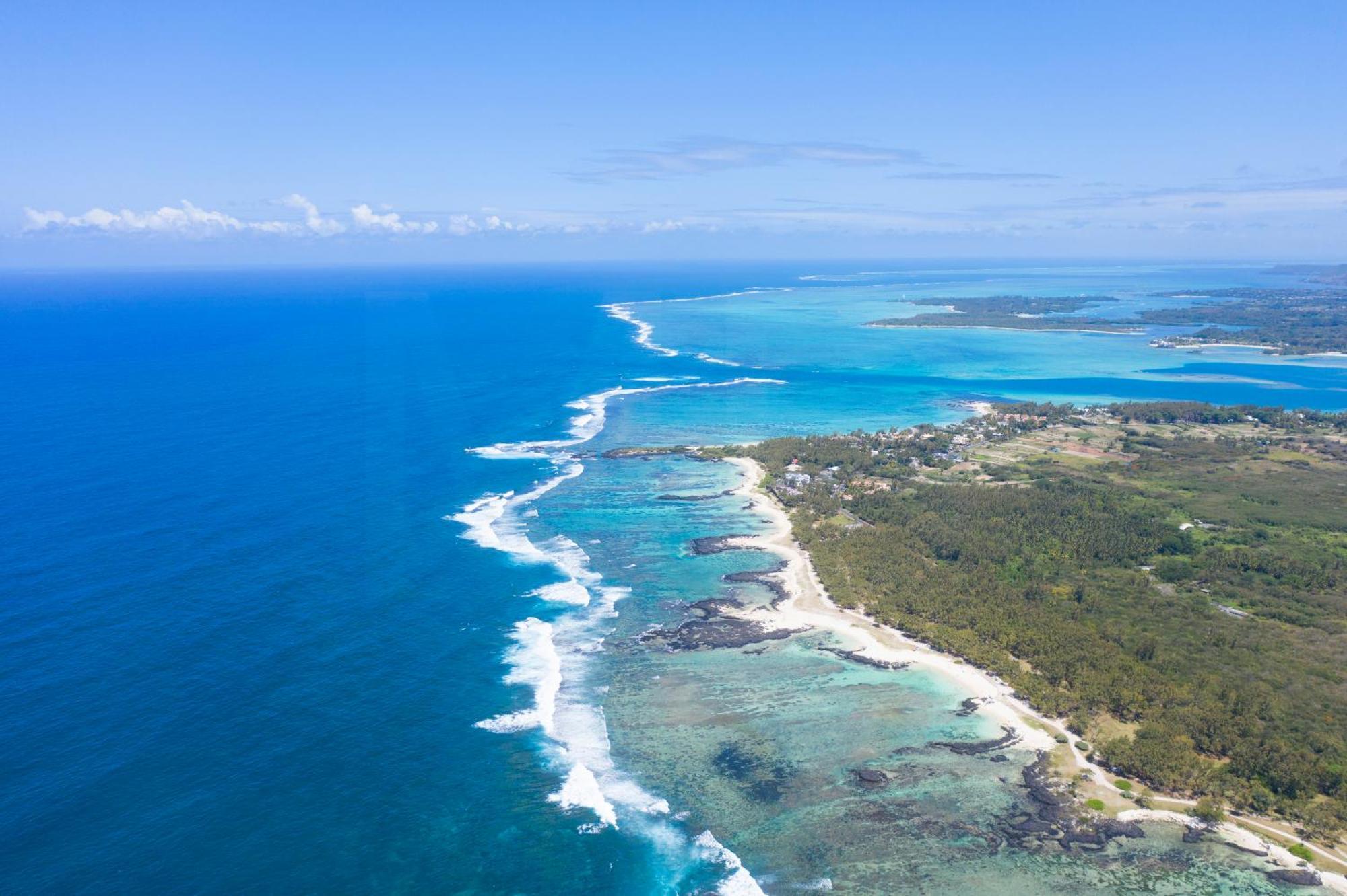 Maya Oceanfront With Pool, Jaccuzzi, Wifi, Jets In Bathroom Holiday home Trou d'Eau Douce