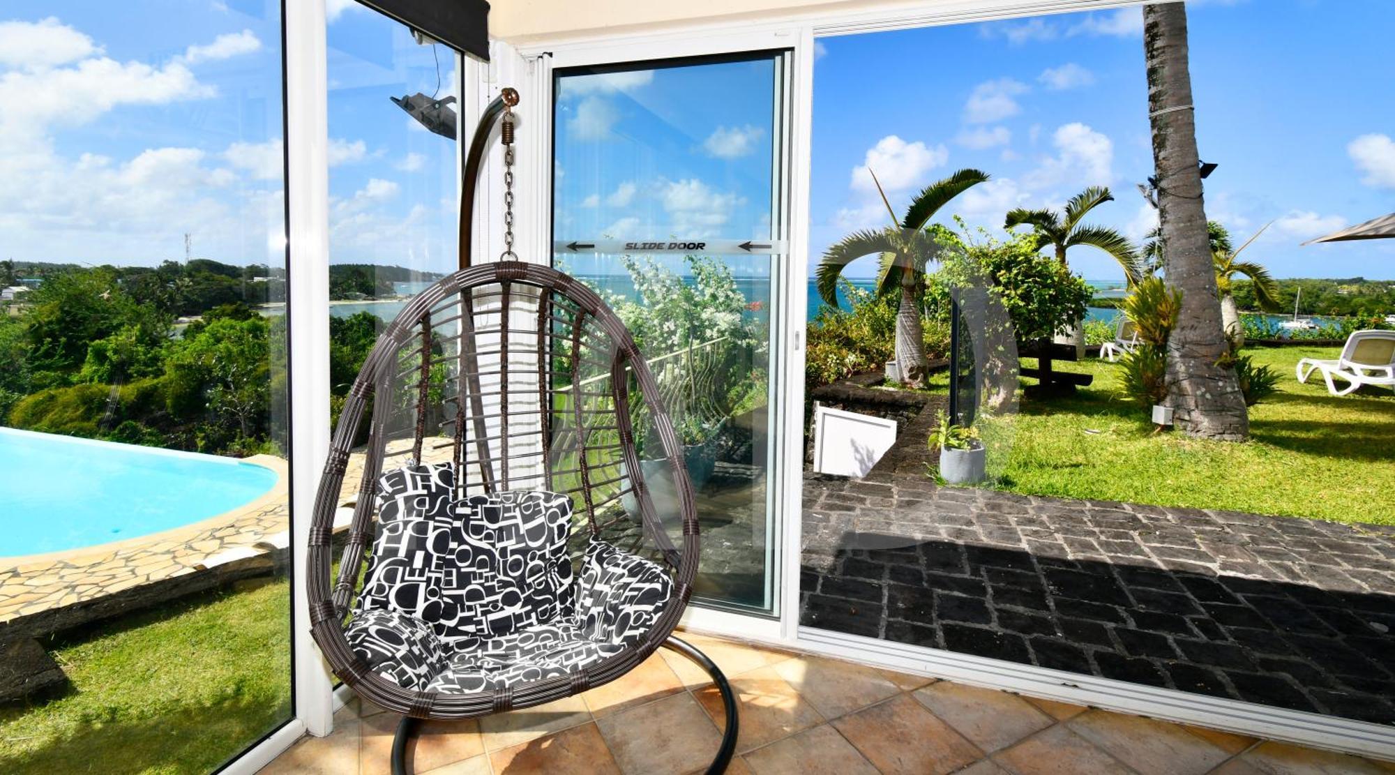 Holiday home Maya Oceanfront With Pool, Jaccuzzi, Wifi, Jets In Bathroom
