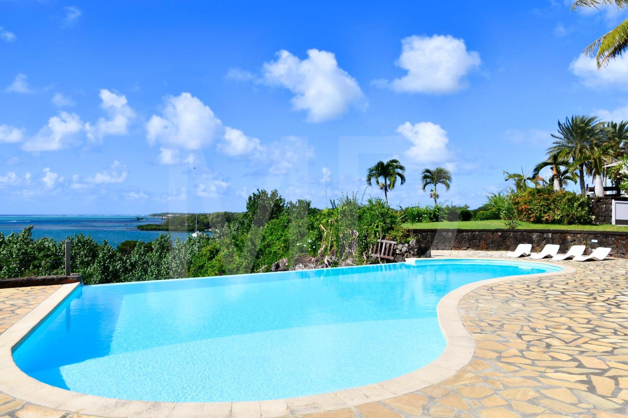 Holiday home Maya Oceanfront With Pool, Jaccuzzi, Wifi, Jets In Bathroom *