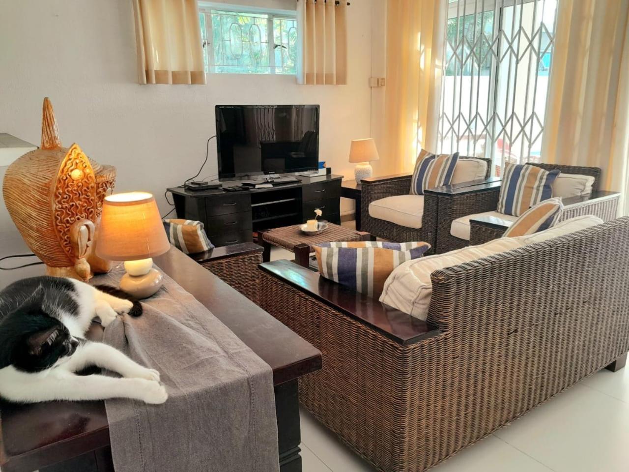 Coral Homestay Trou aux Biches