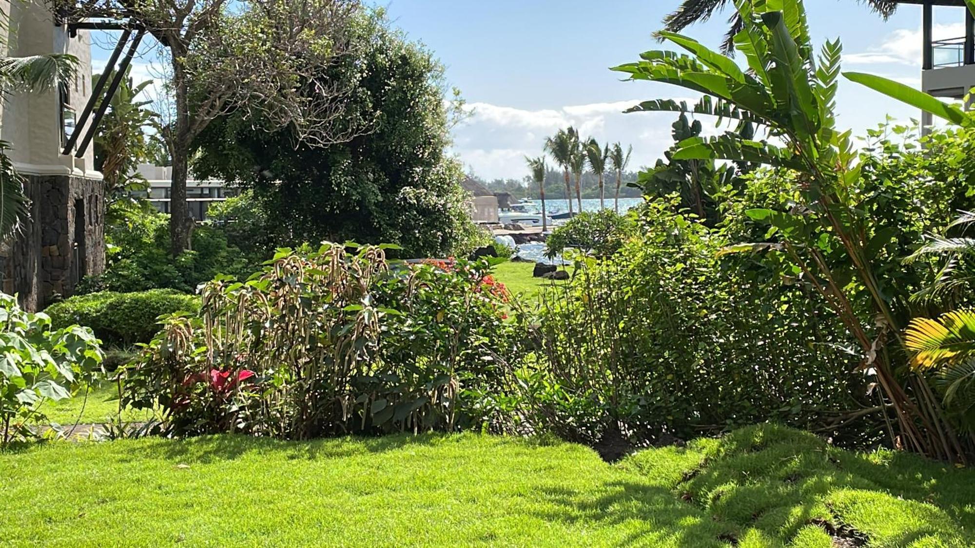 Anahita Golf & Apartment *