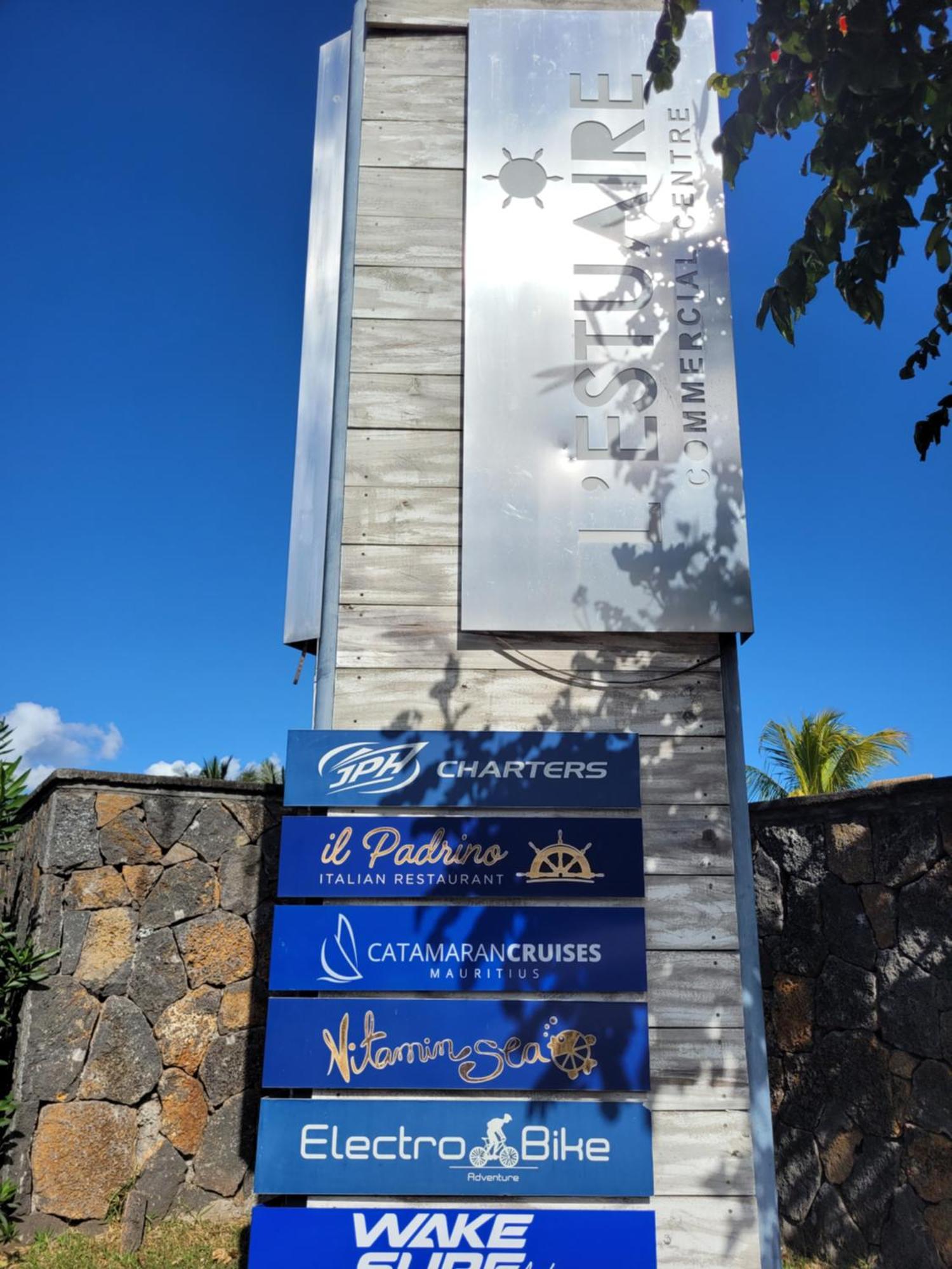 L'estuaire Seafront Black River Apartment *