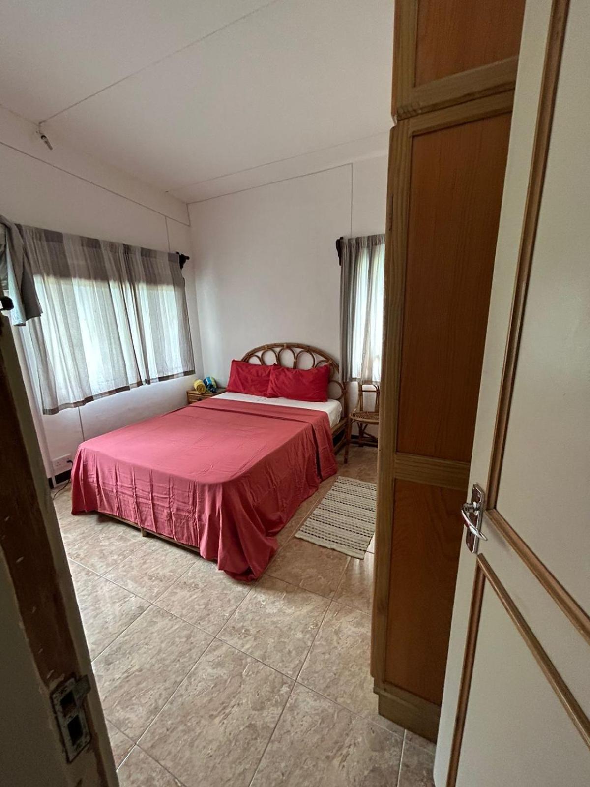 Karel Mauritius House Riambel
