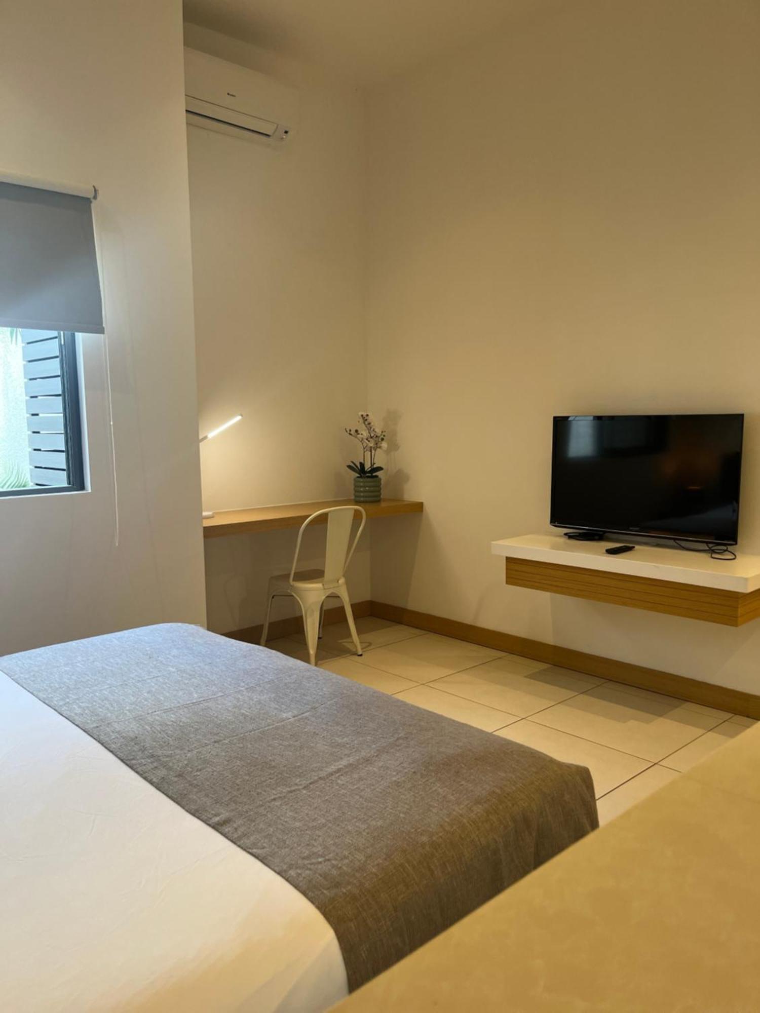 Latitude Sea Front Luxury Riviere Noire