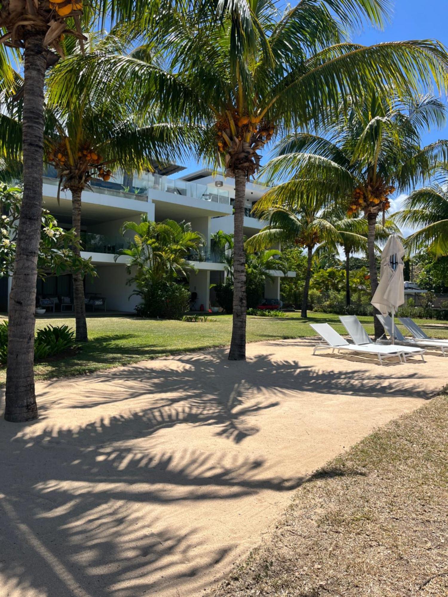 Latitude Sea Front Luxury *