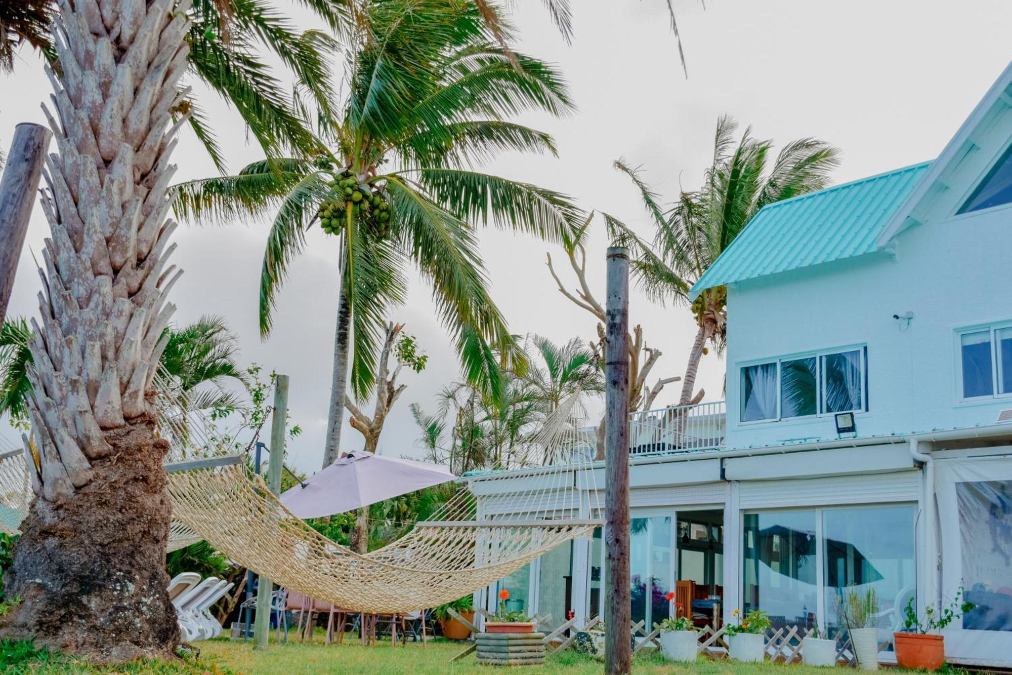 Boutique On The Rocks With Stunning Sea Views, Infinity Pool & Private Sea *