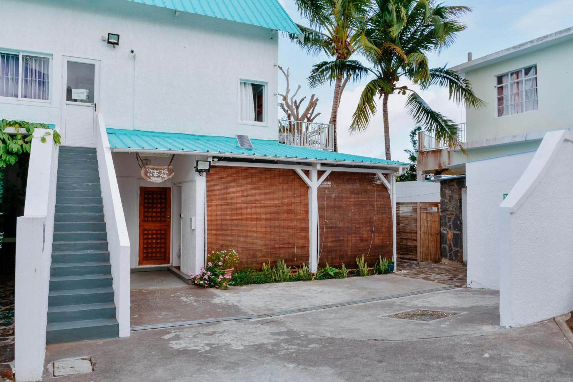 Boutique On The Rocks With Stunning Sea Views, Infinity Pool & Private Sea * Trou d'Eau Douce