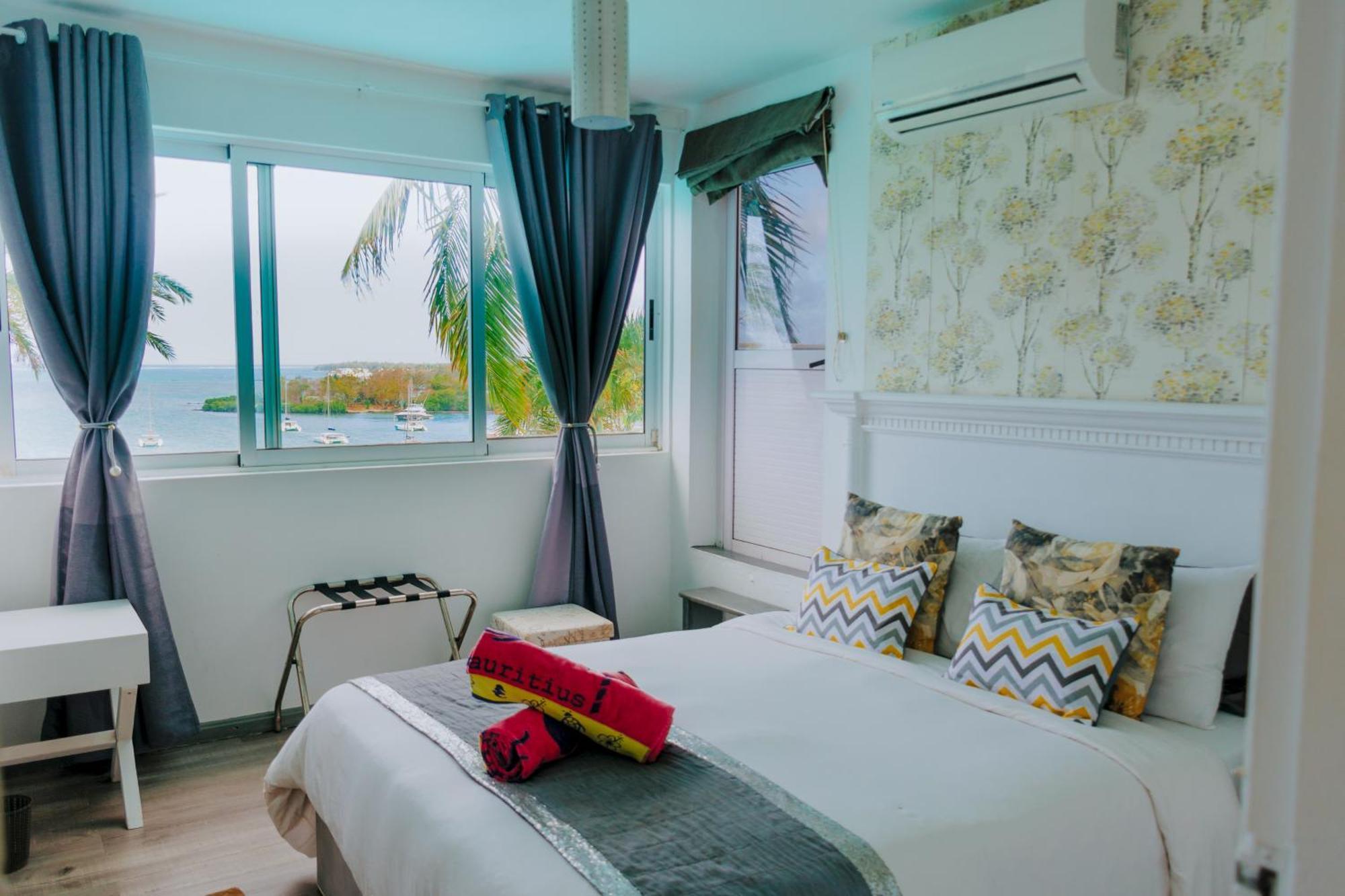 Holiday home Boutique On The Rocks With Stunning Sea Views, Infinity Pool & Private Sea Trou d'Eau Douce