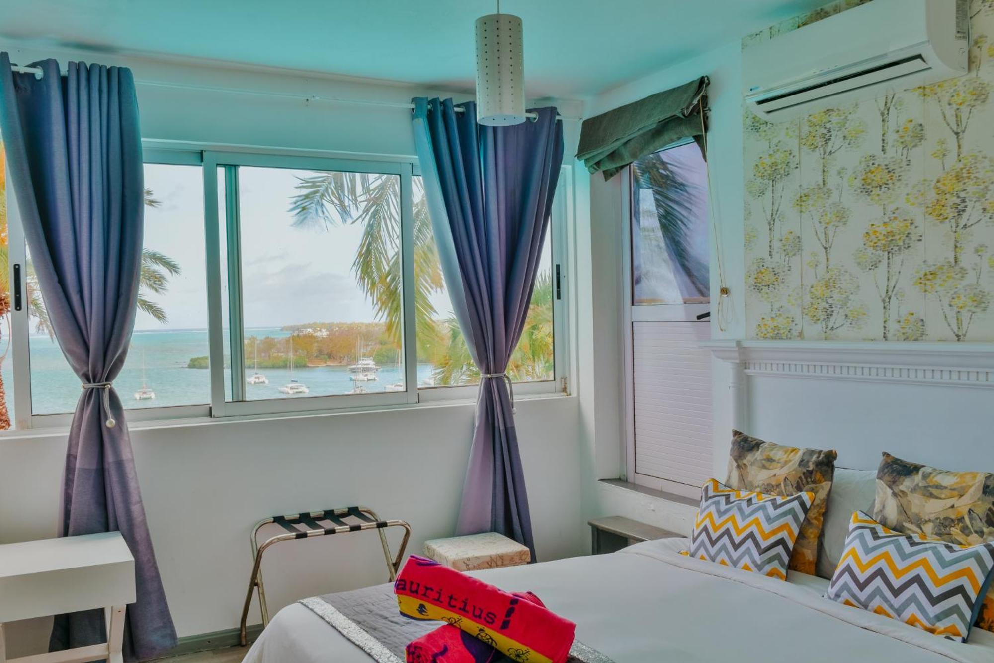 Boutique On The Rocks With Stunning Sea Views, Infinity Pool & Private Sea Holiday home Trou d'Eau Douce