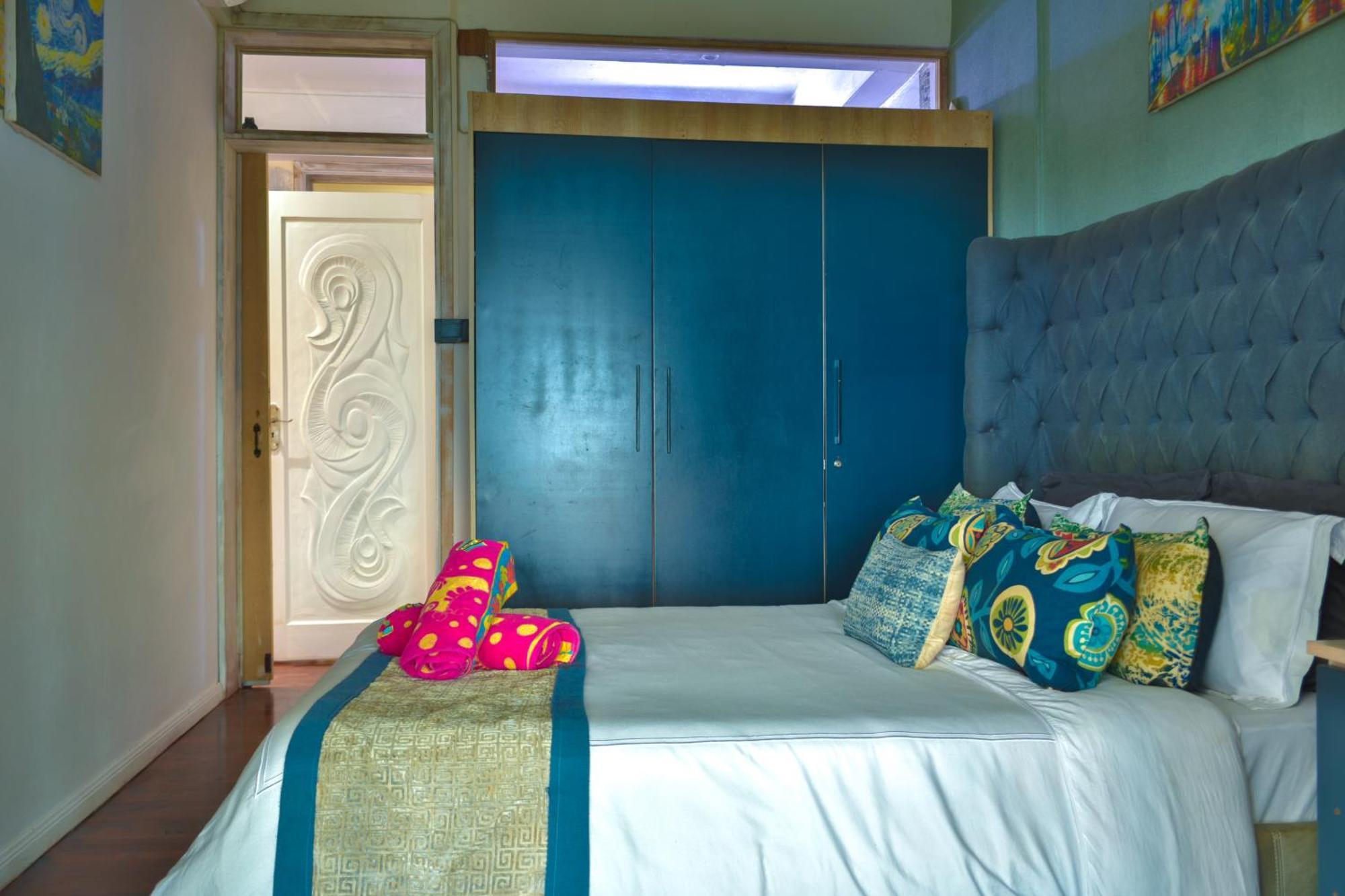 Boutique On The Rocks With Stunning Sea Views, Infinity Pool & Private Sea Trou d'Eau Douce