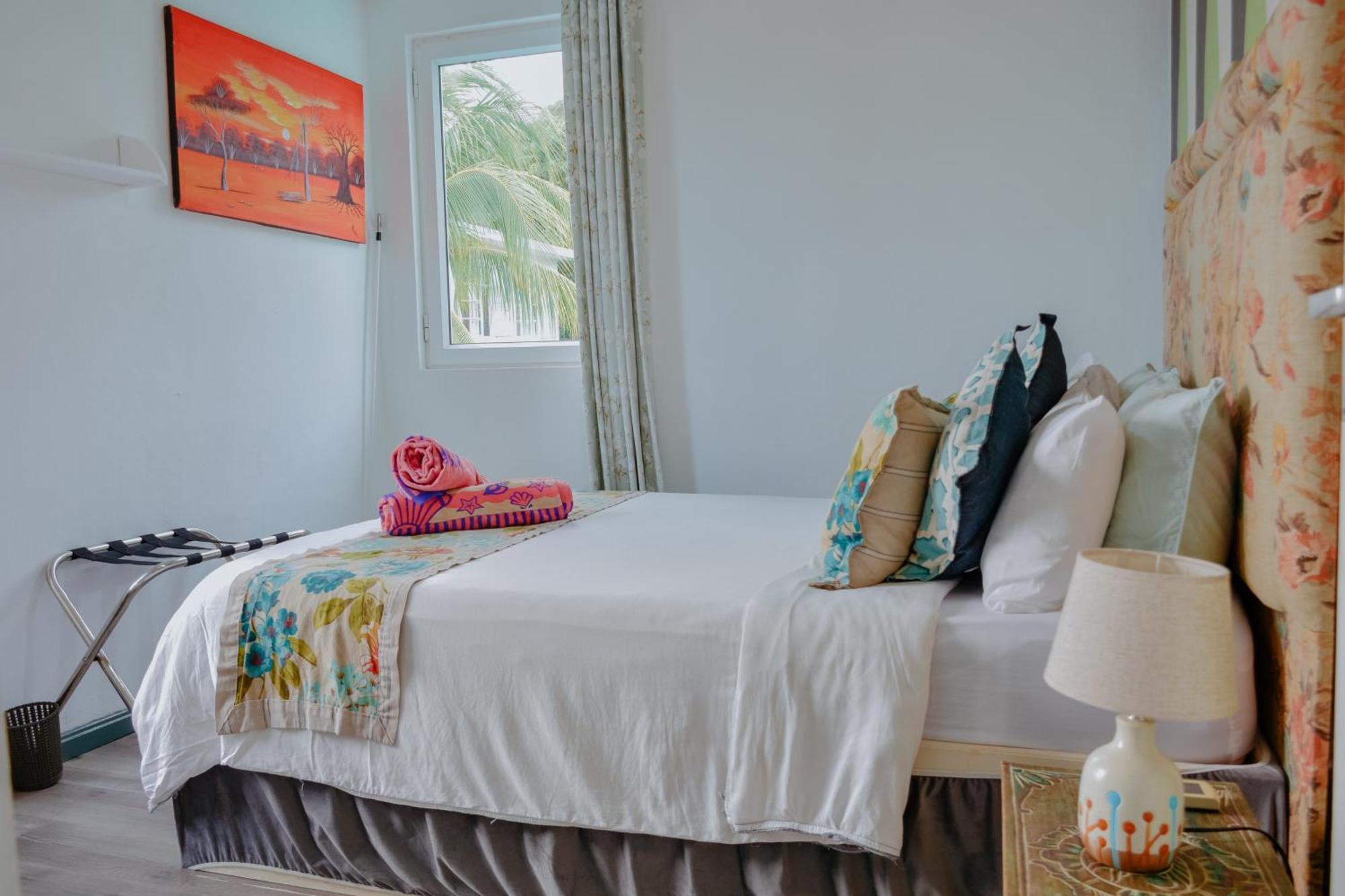 Boutique On The Rocks With Stunning Sea Views, Infinity Pool & Private Sea Holiday home Trou d'Eau Douce