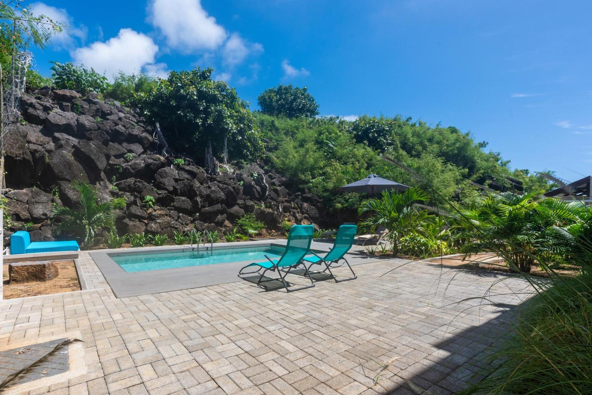 Quaint 2bdr In Melville Public W Pool Apartment *