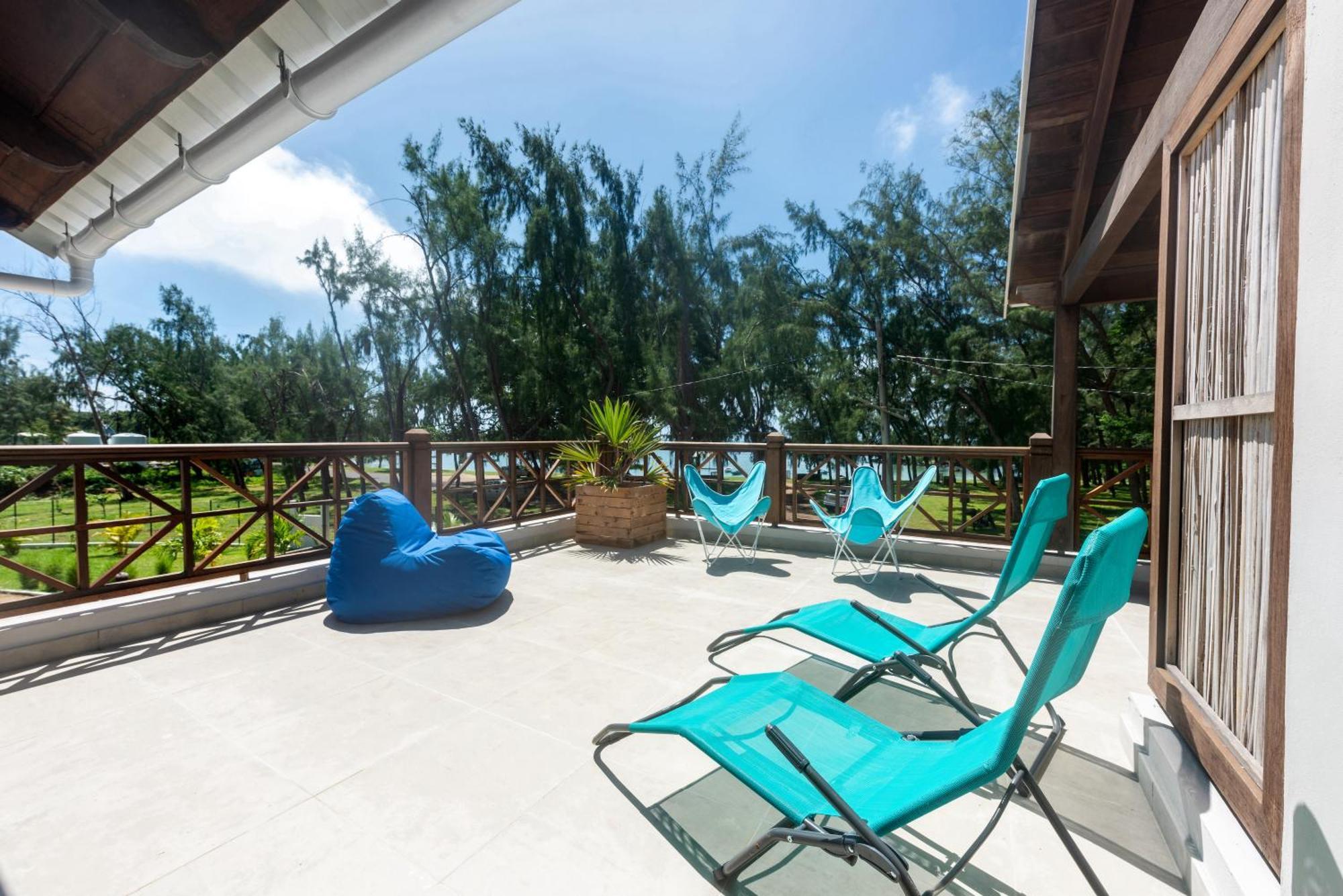 Apartment Quaint 2bdr In Melville Public W Pool *