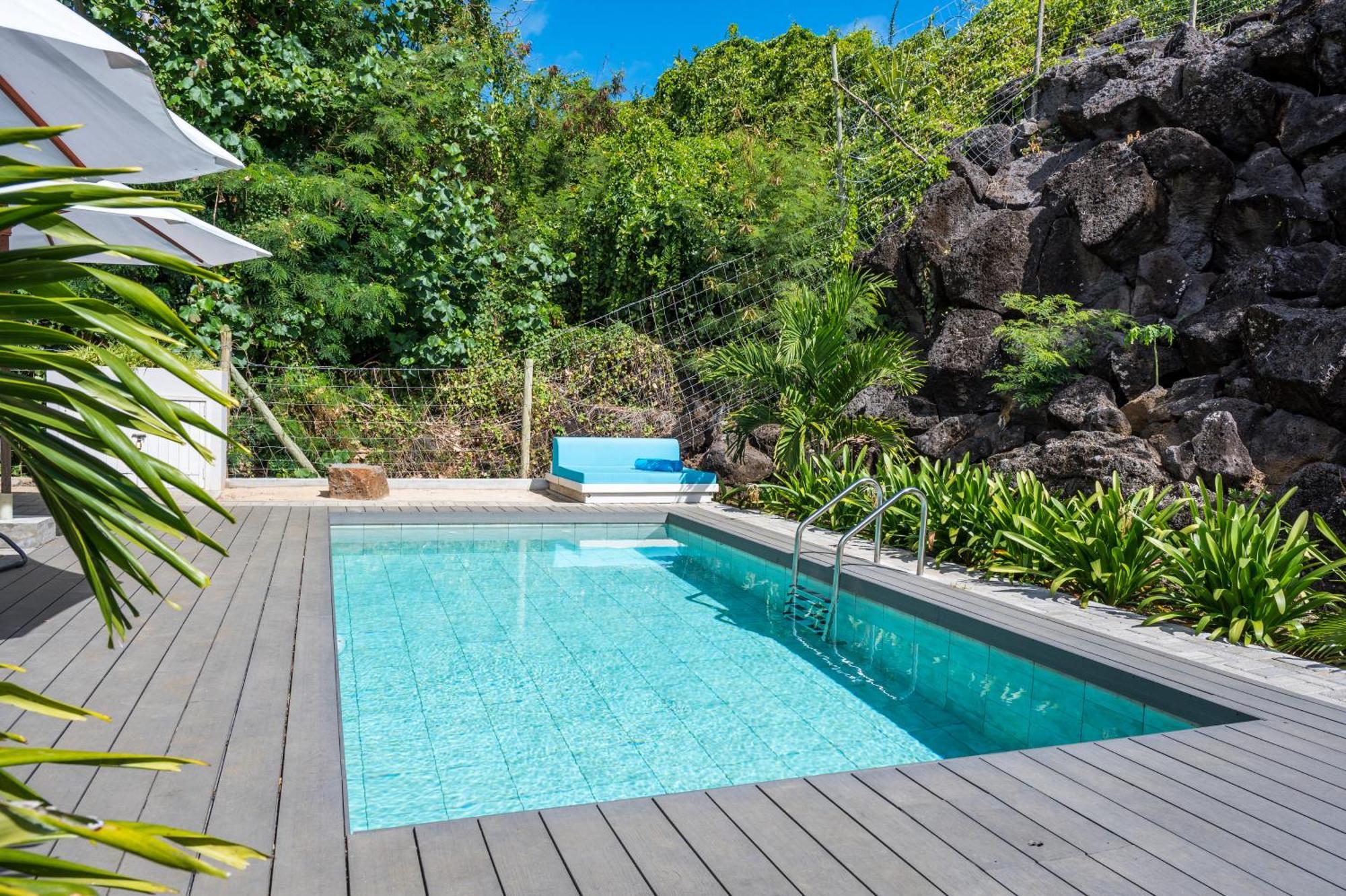 Quaint 2bdr In Melville Public W Pool Apartment