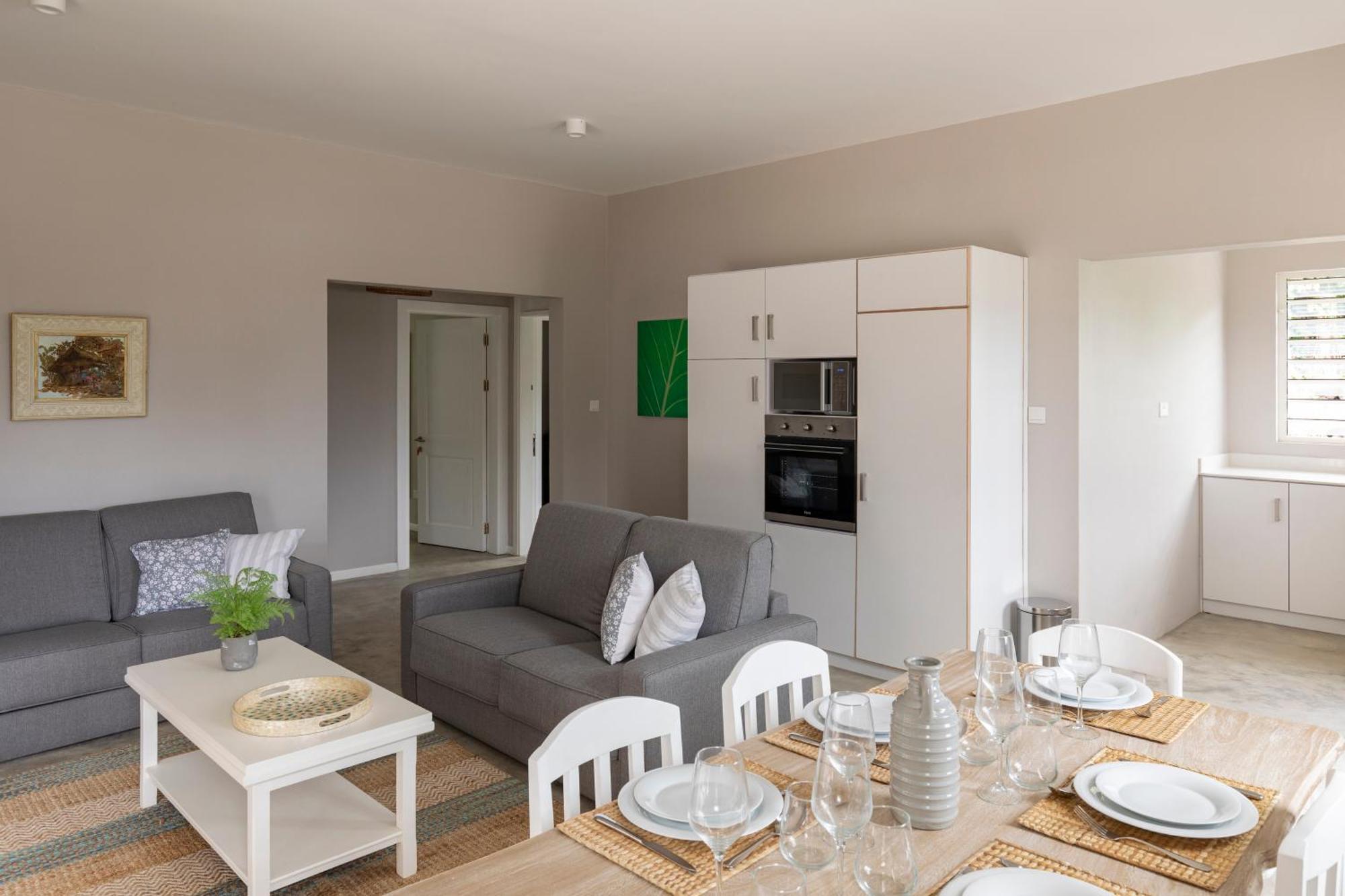 Apartment Quaint 2bdr In Melville Public W Pool *