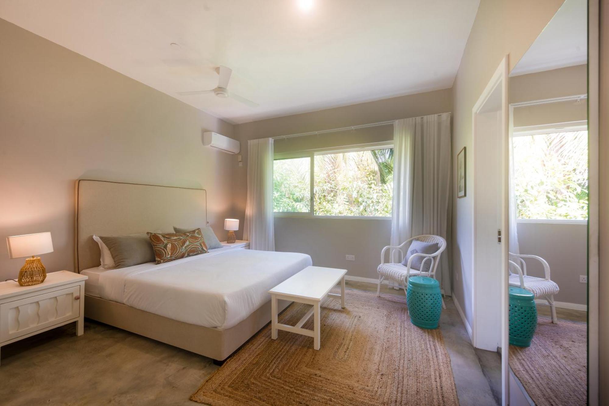 Quaint 2bdr In Melville Public W Pool *