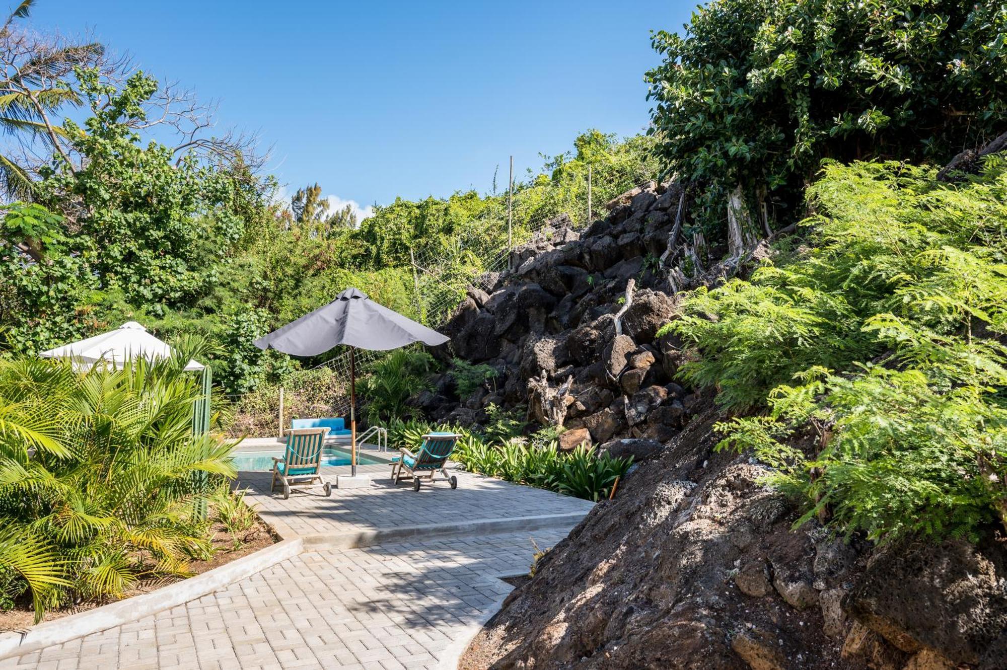 Quaint 2bdr In Melville Public W Pool