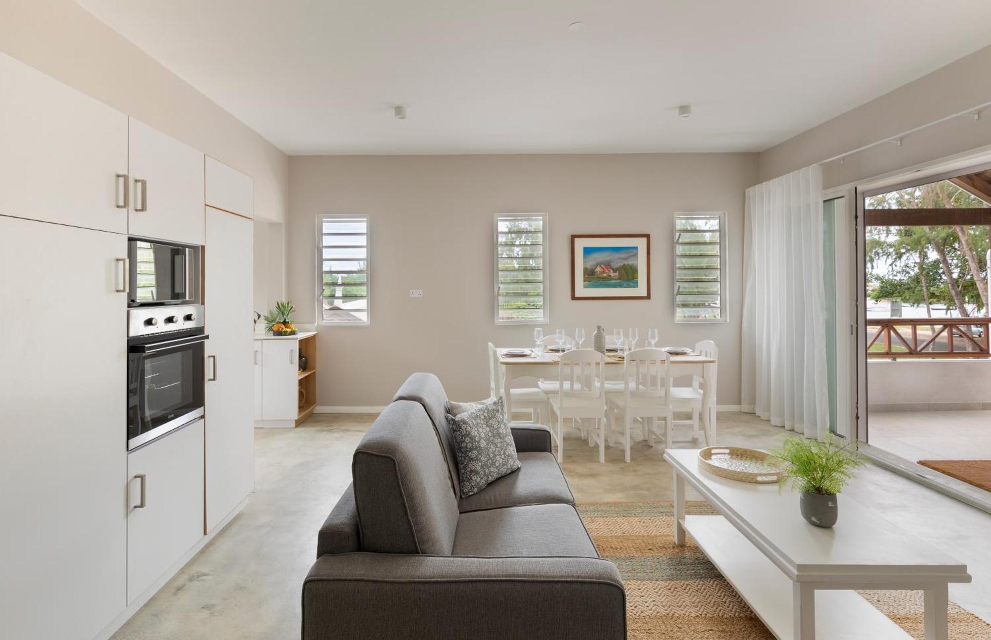 Apartment Quaint 2bdr In Melville Public W Pool