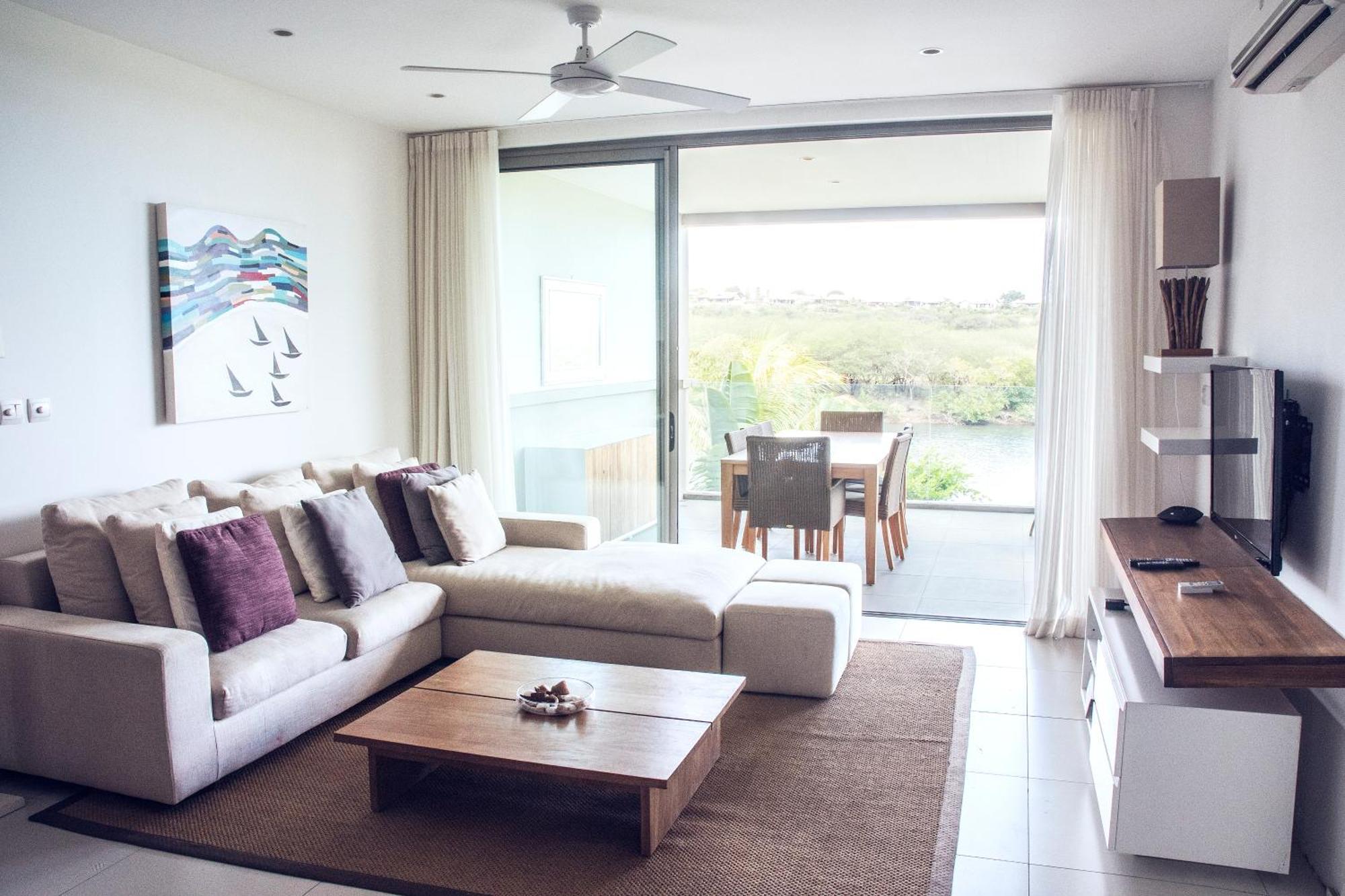 Apartment West Island By Horizon Holidays