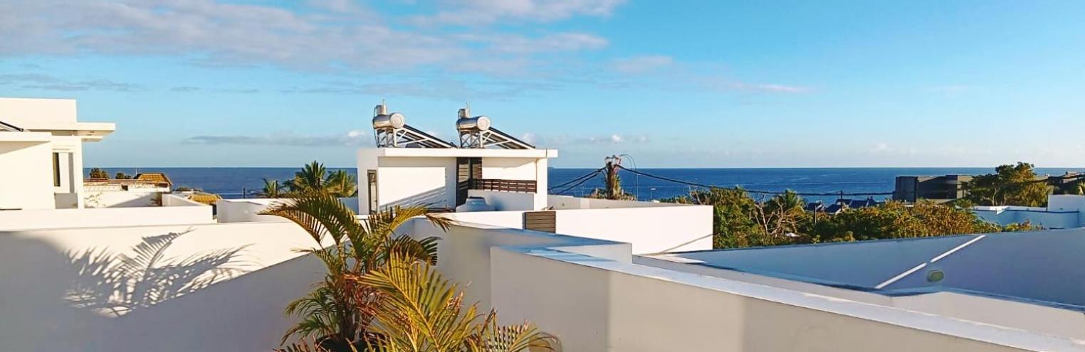 Casa de hóspedes 3bed With Private Pool And Rooftop With A Sea View In Flic-en-flac, Mauritius