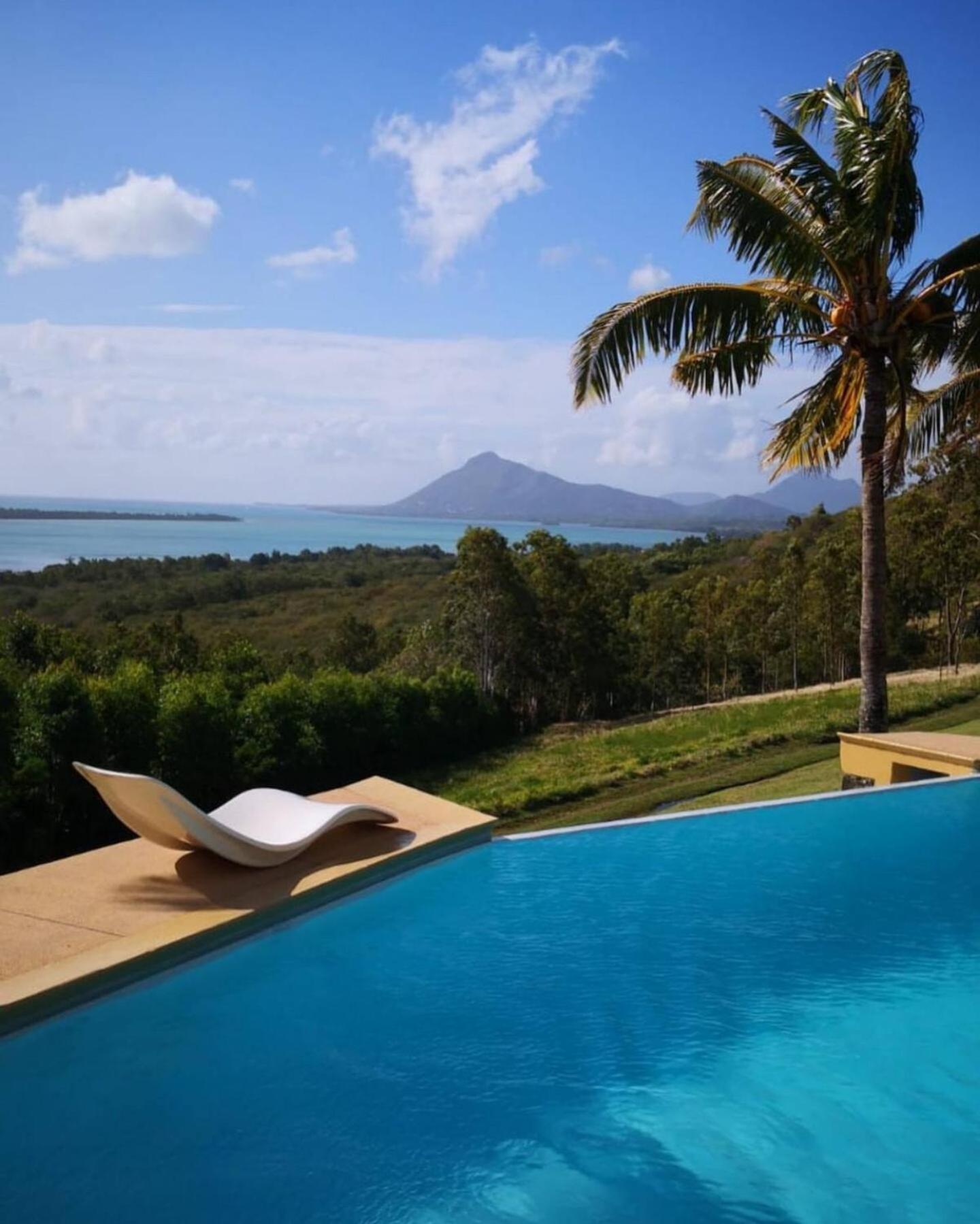 Le Petit Morne * Le Morne