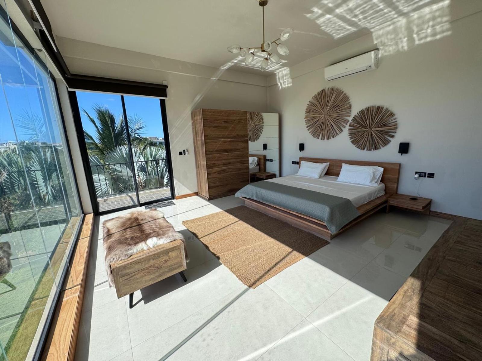 Creek Villa *