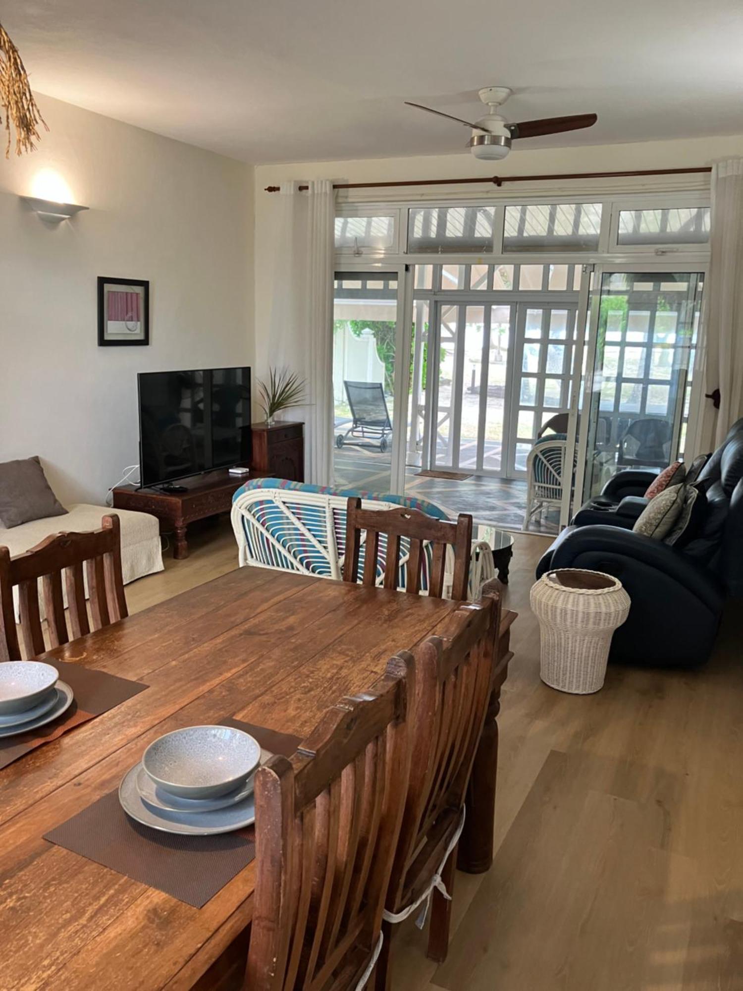 Fully Furnished Luxury 3 Right On A Blue Ocean Villa *