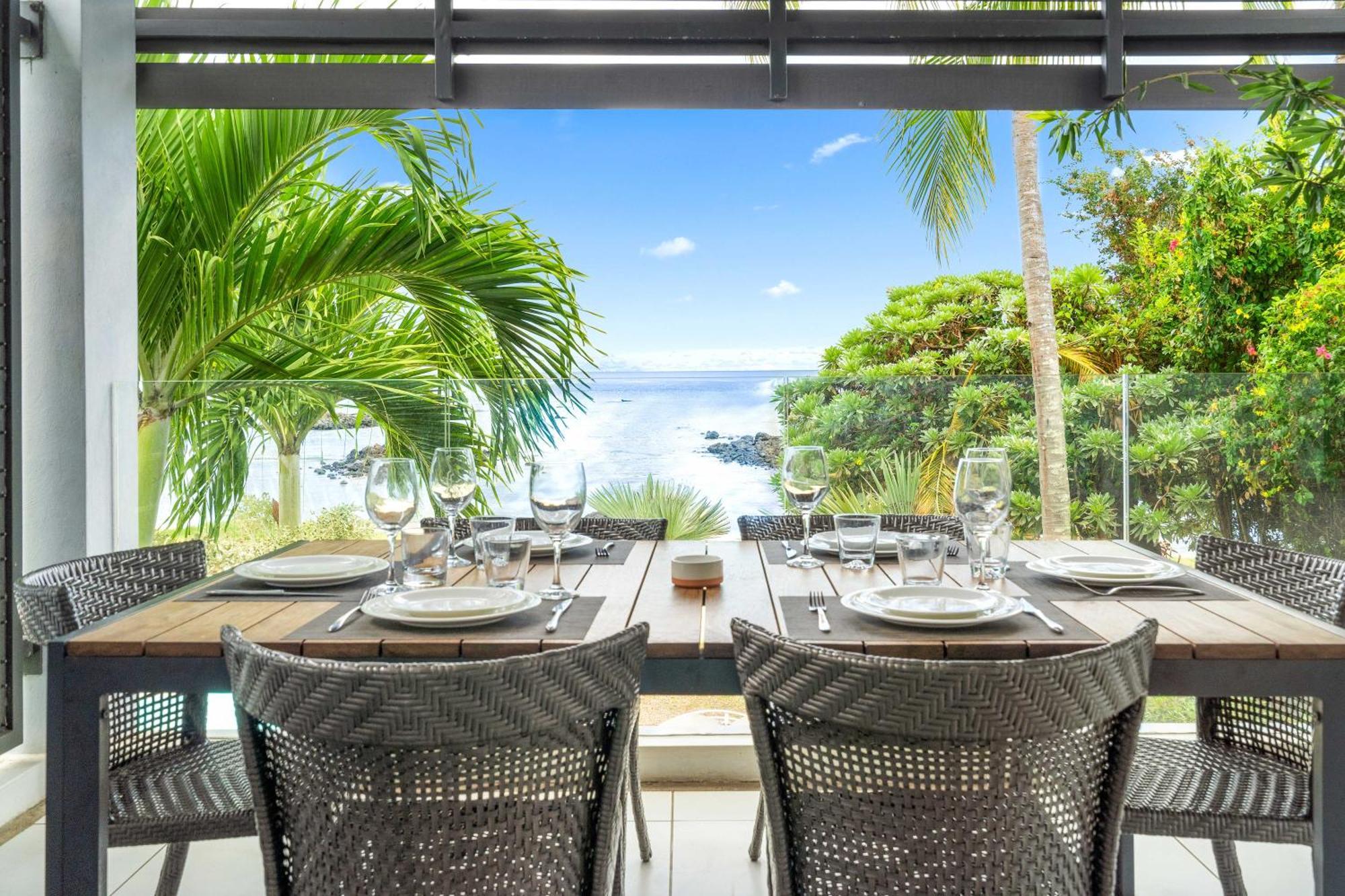 Kanope Bay - Beachfront