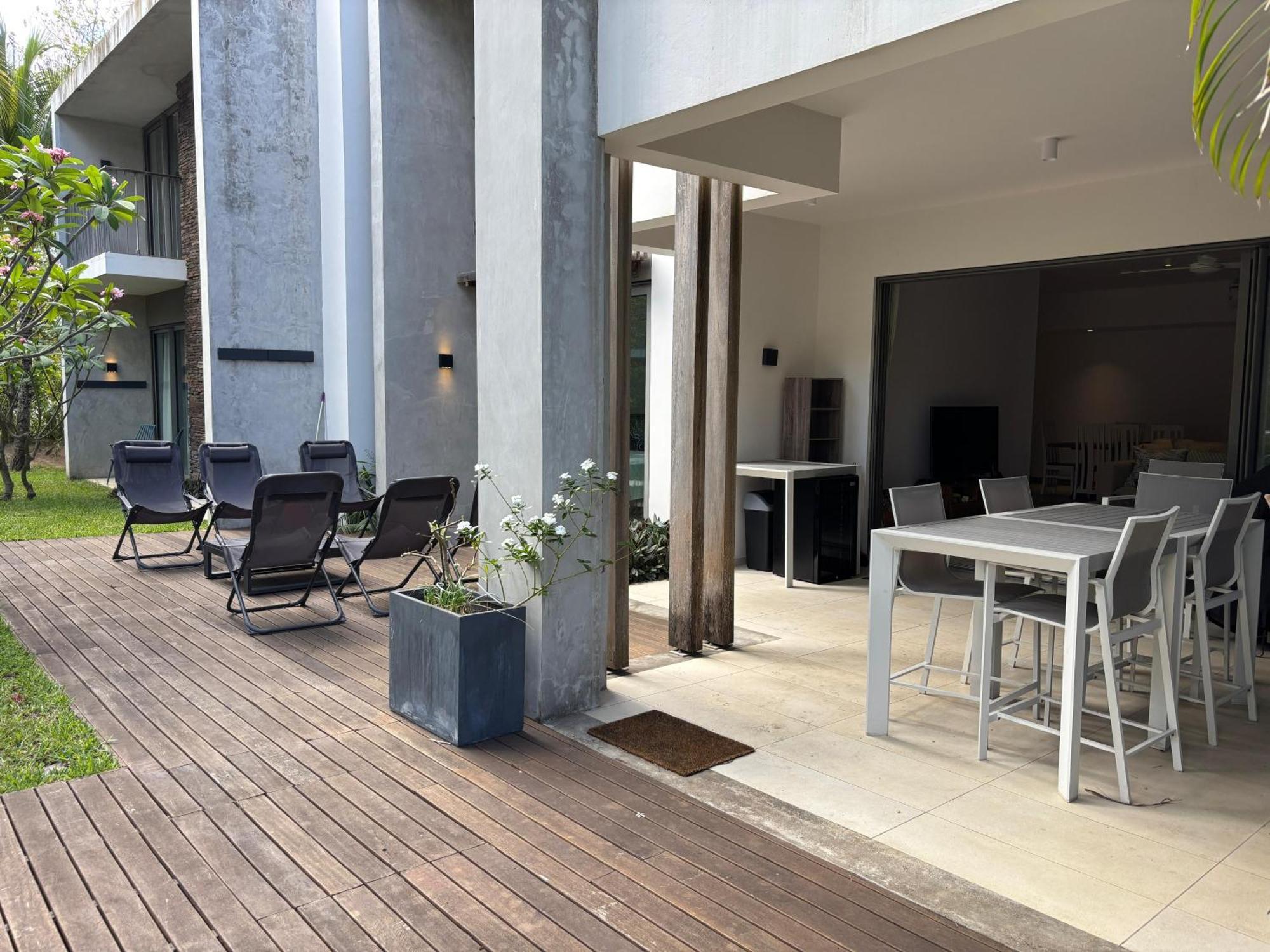 Apartment Choisy Le Parc By Pam Golding Mont-Choisy