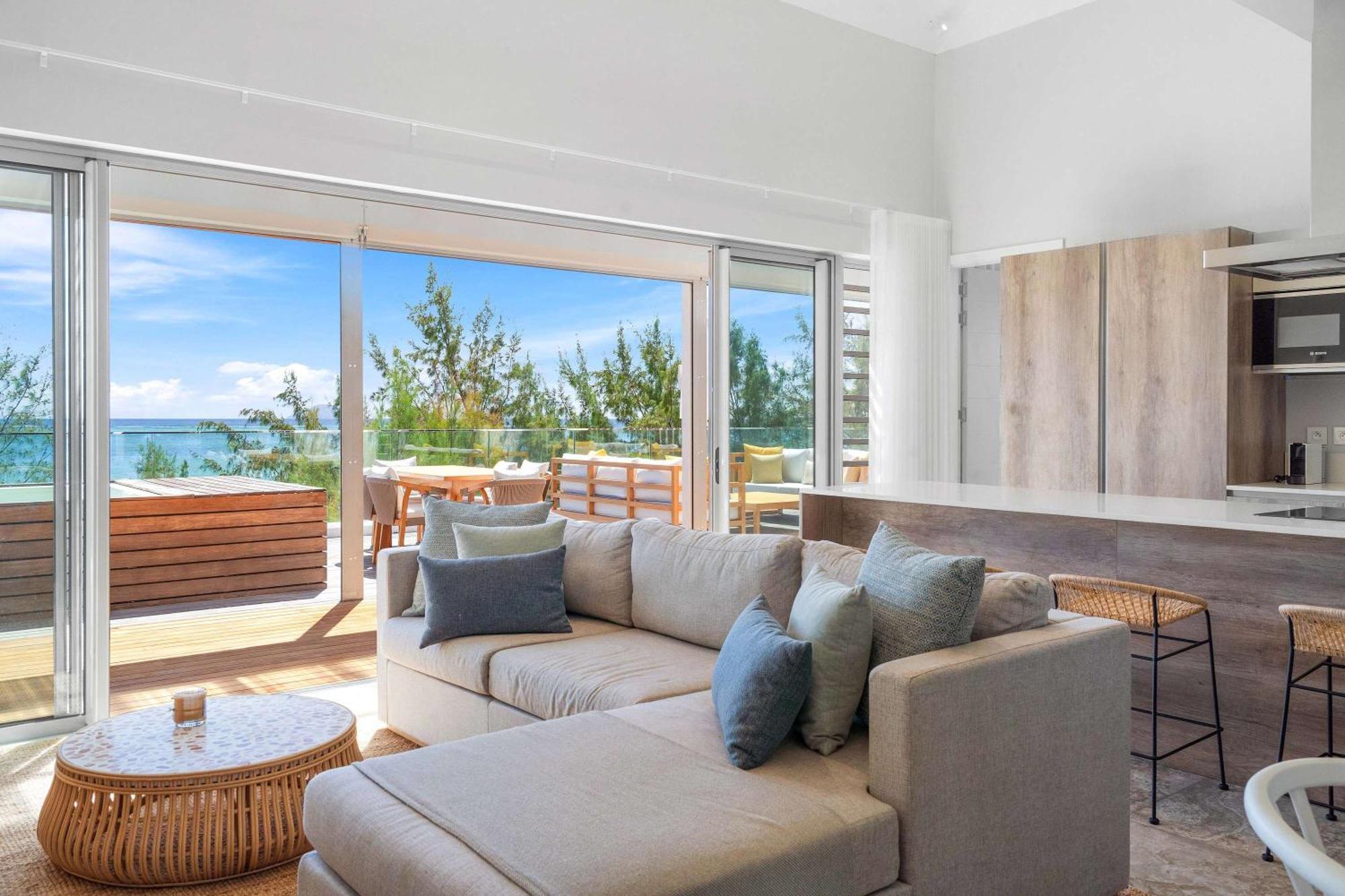Aqua Serena - Luxury Beachfront Penthouse * Grand Gaube