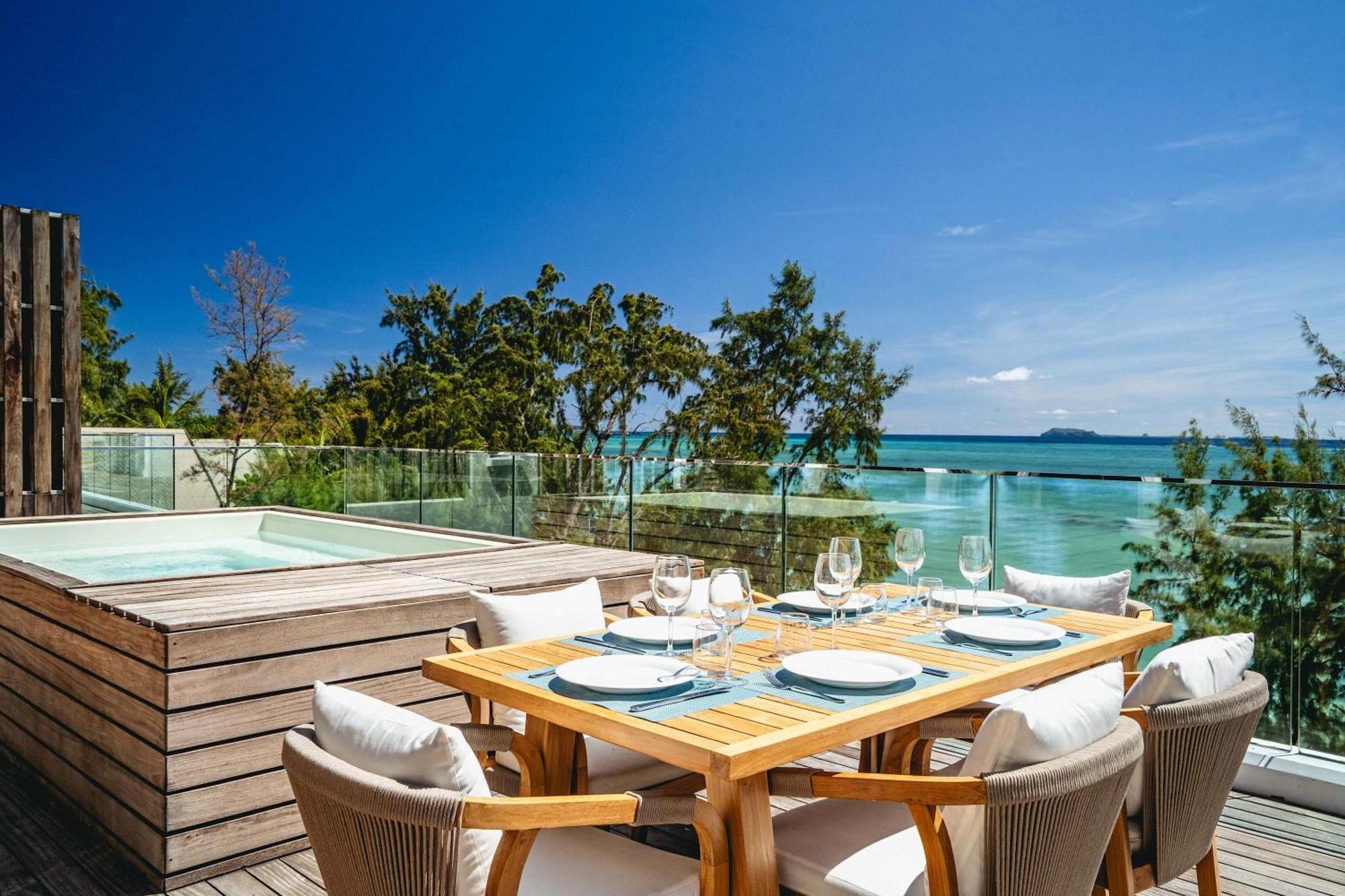 Aqua Serena - Luxury Beachfront Penthouse