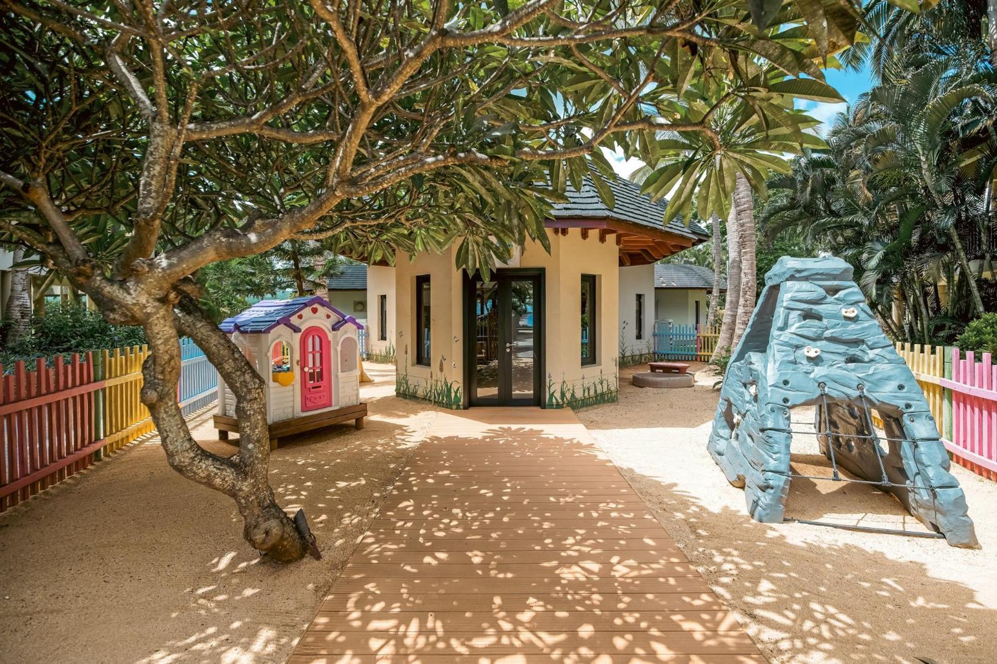 Intercontinental Mauritius By Ihg Resort 5*