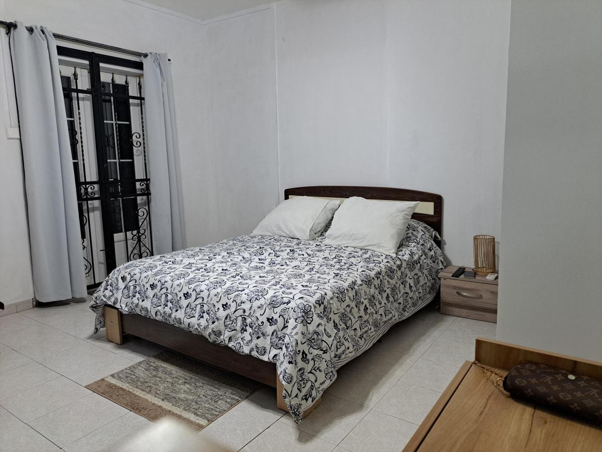R Garden 1 Ensuite, Cuisine Et Terrasse Apartment