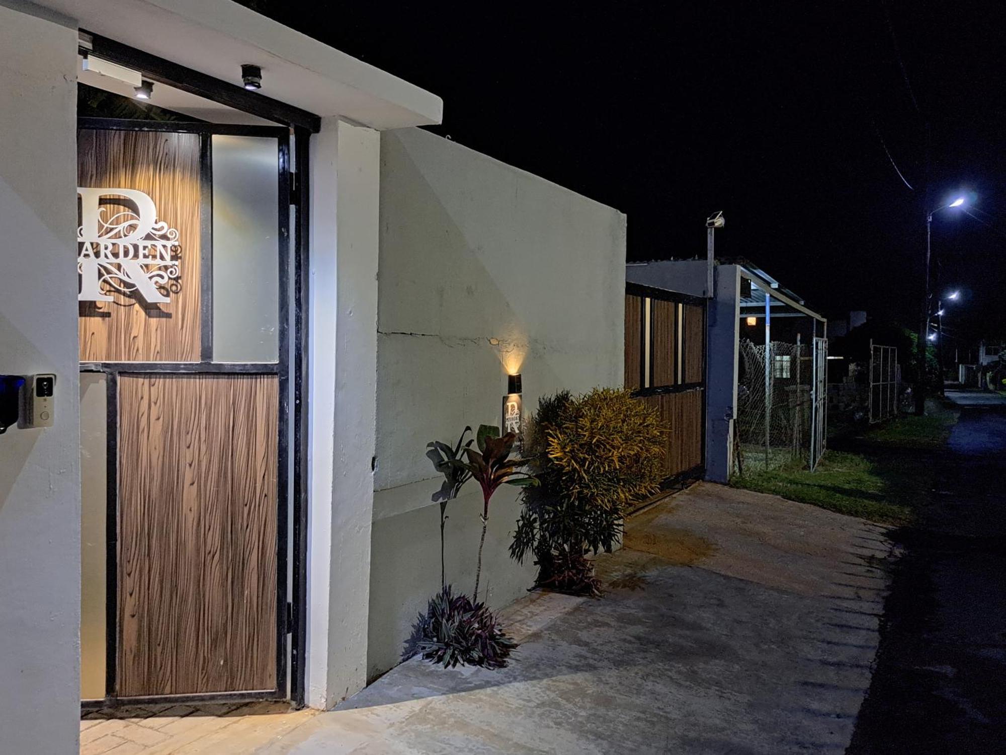 Holiday home R Garden 1 - Ensuite Avec Acces Prive Et Independant Baie-du-Tombeau