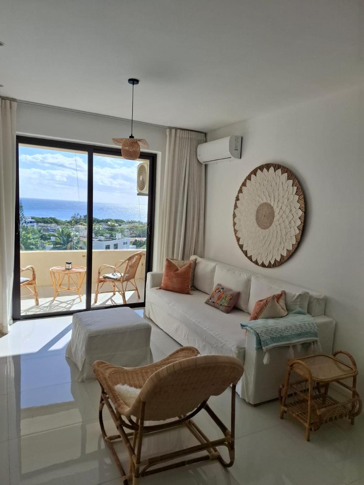 Seaview Serenity Apartment
